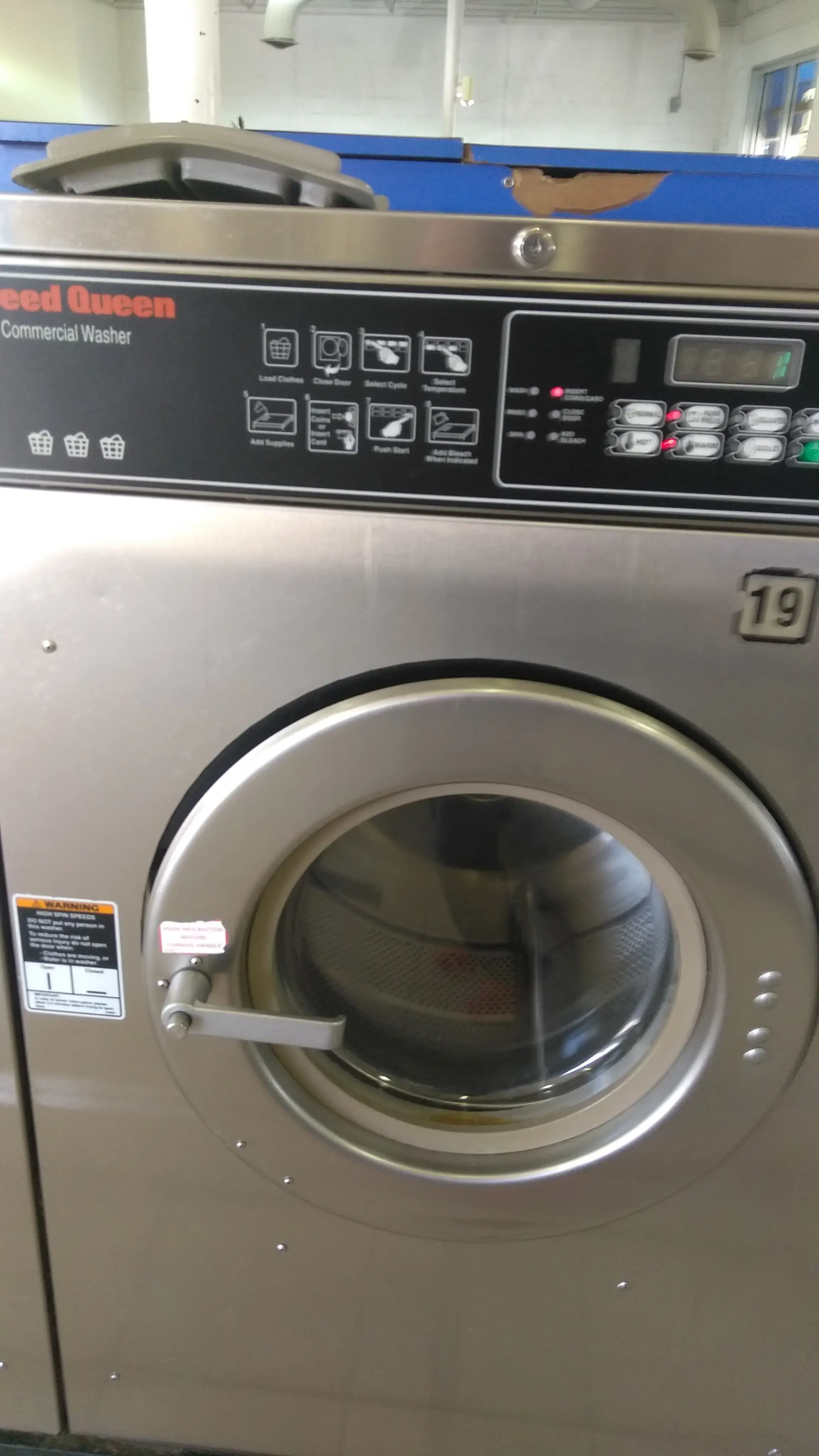 Soaps N Suds Laundromat & Car Wash thumbnail 3