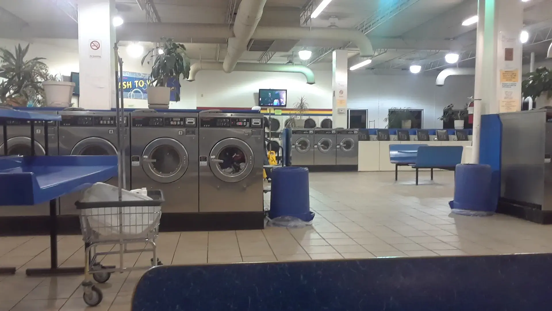 Soaps N Suds Laundromat & Car Wash thumbnail 20