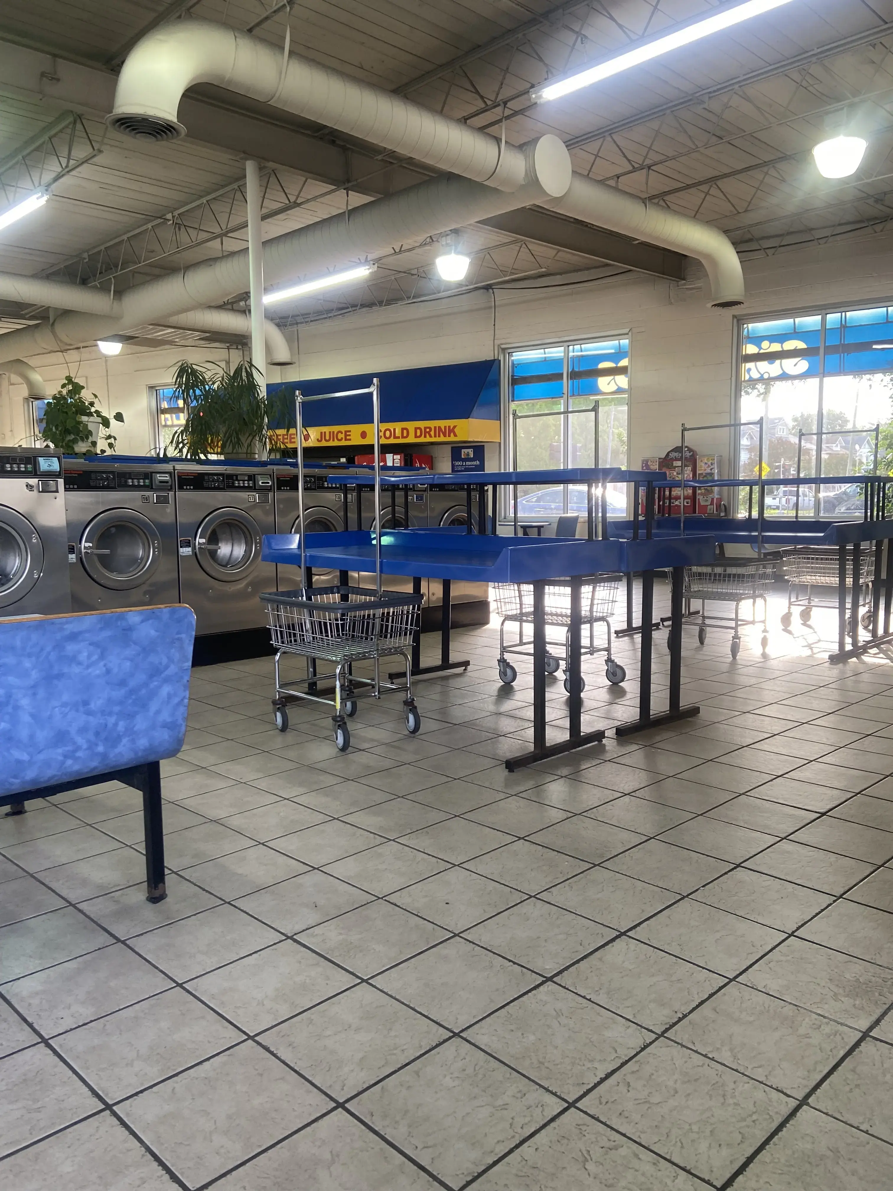 Soaps N Suds Laundromat & Car Wash location