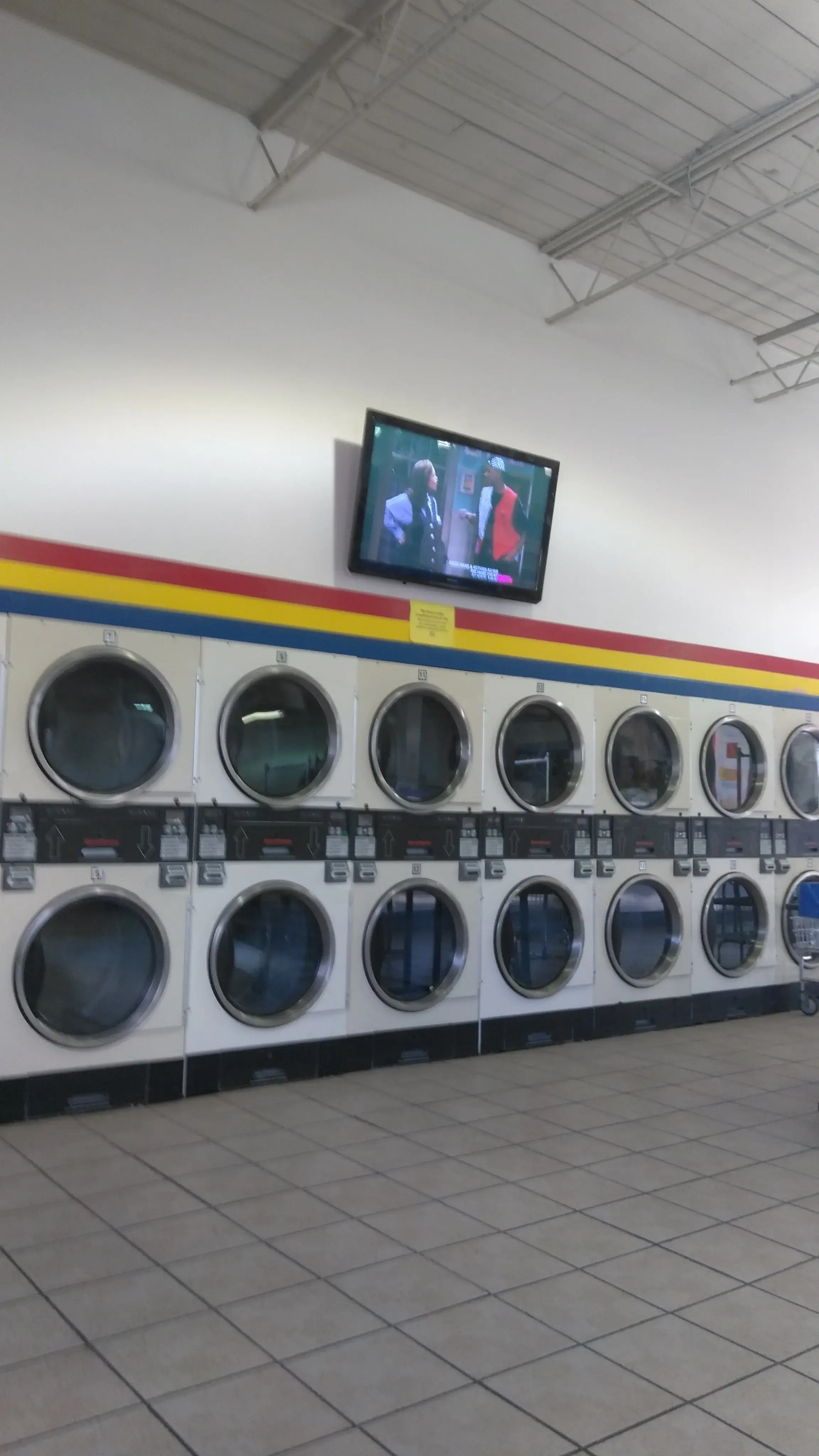 Soaps N Suds Laundromat & Car Wash - Image 13