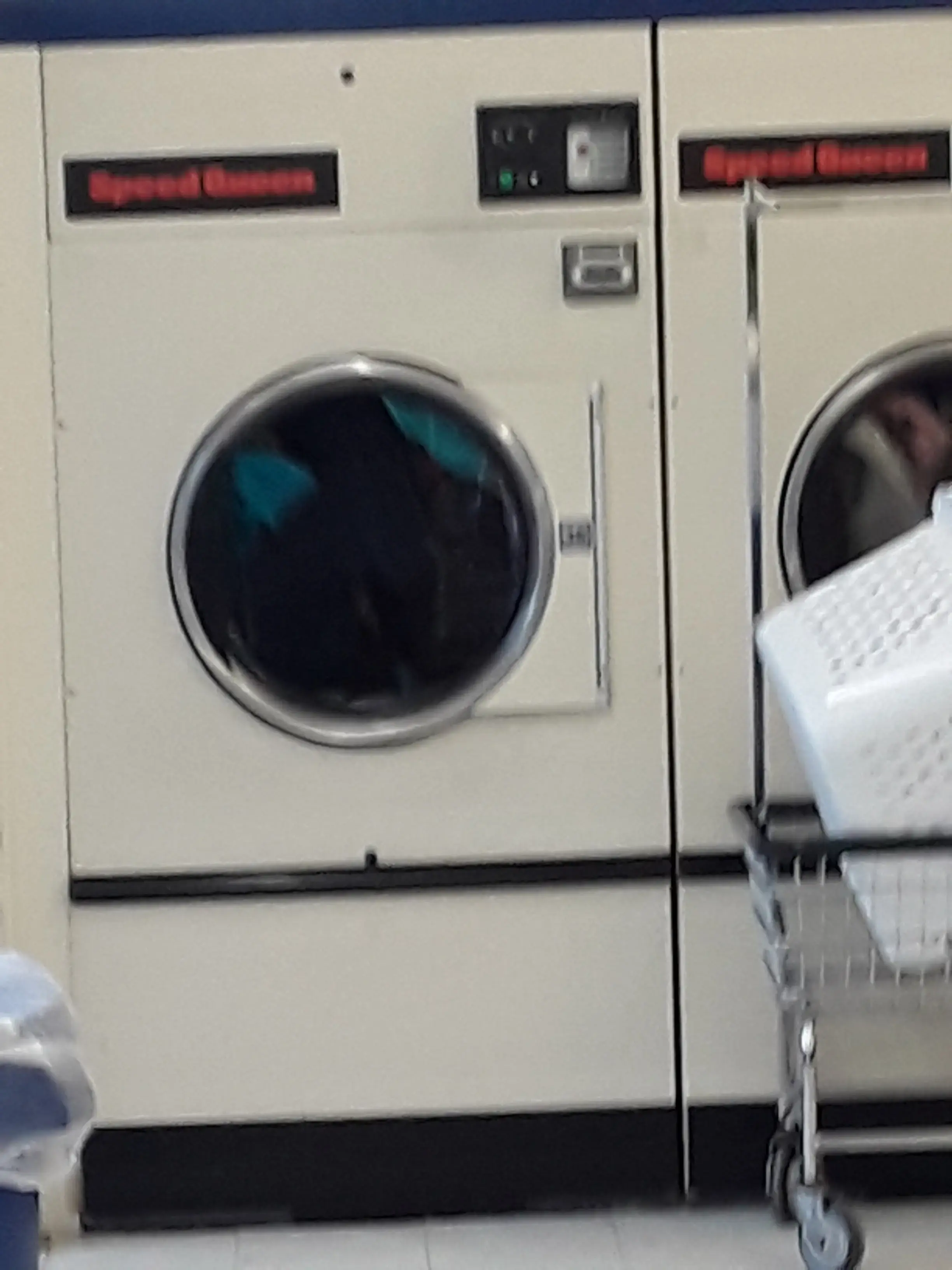 Soaps N Suds Laundromat thumbnail 13