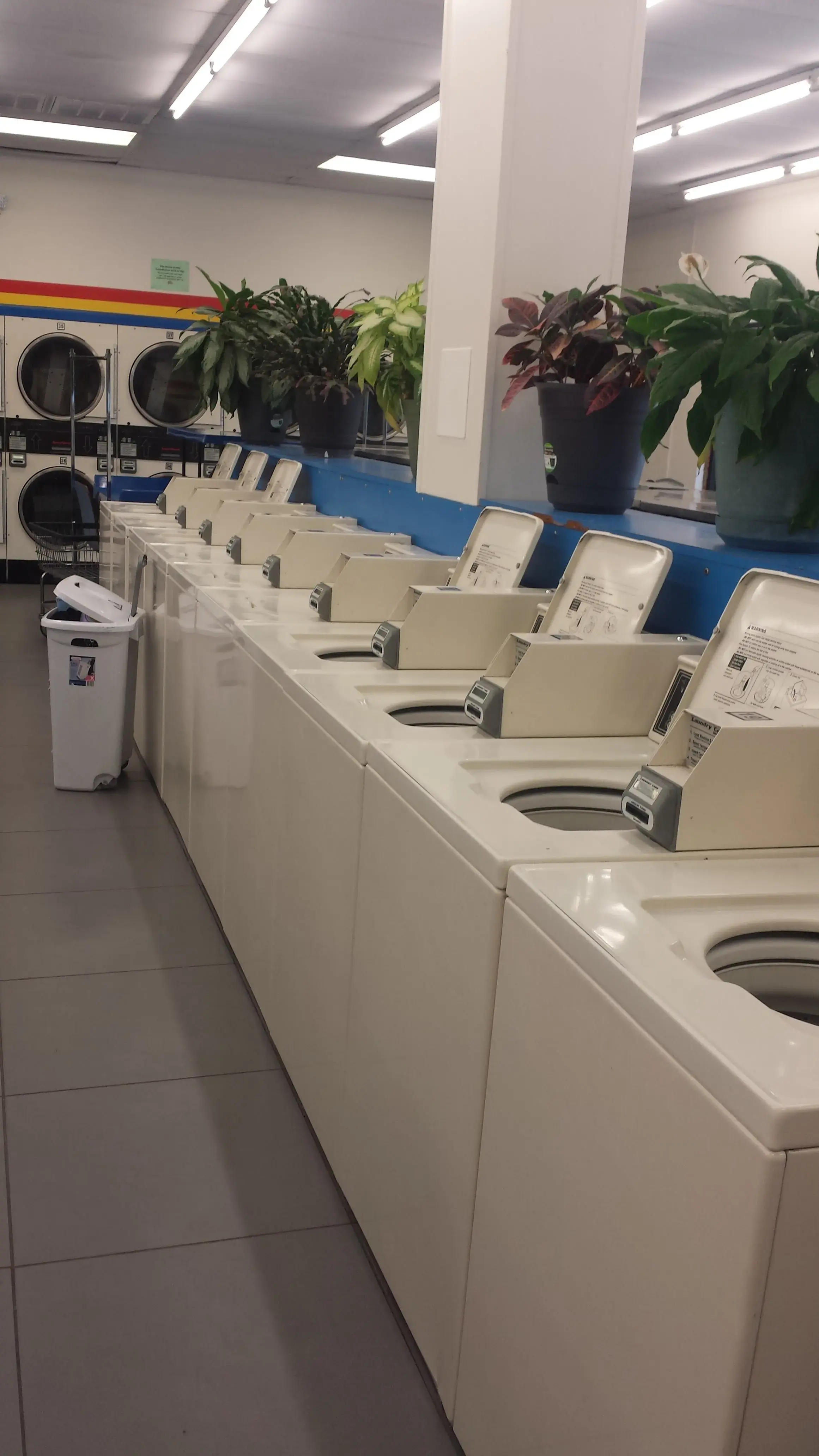Soaps N Suds Laundromat - Image 4