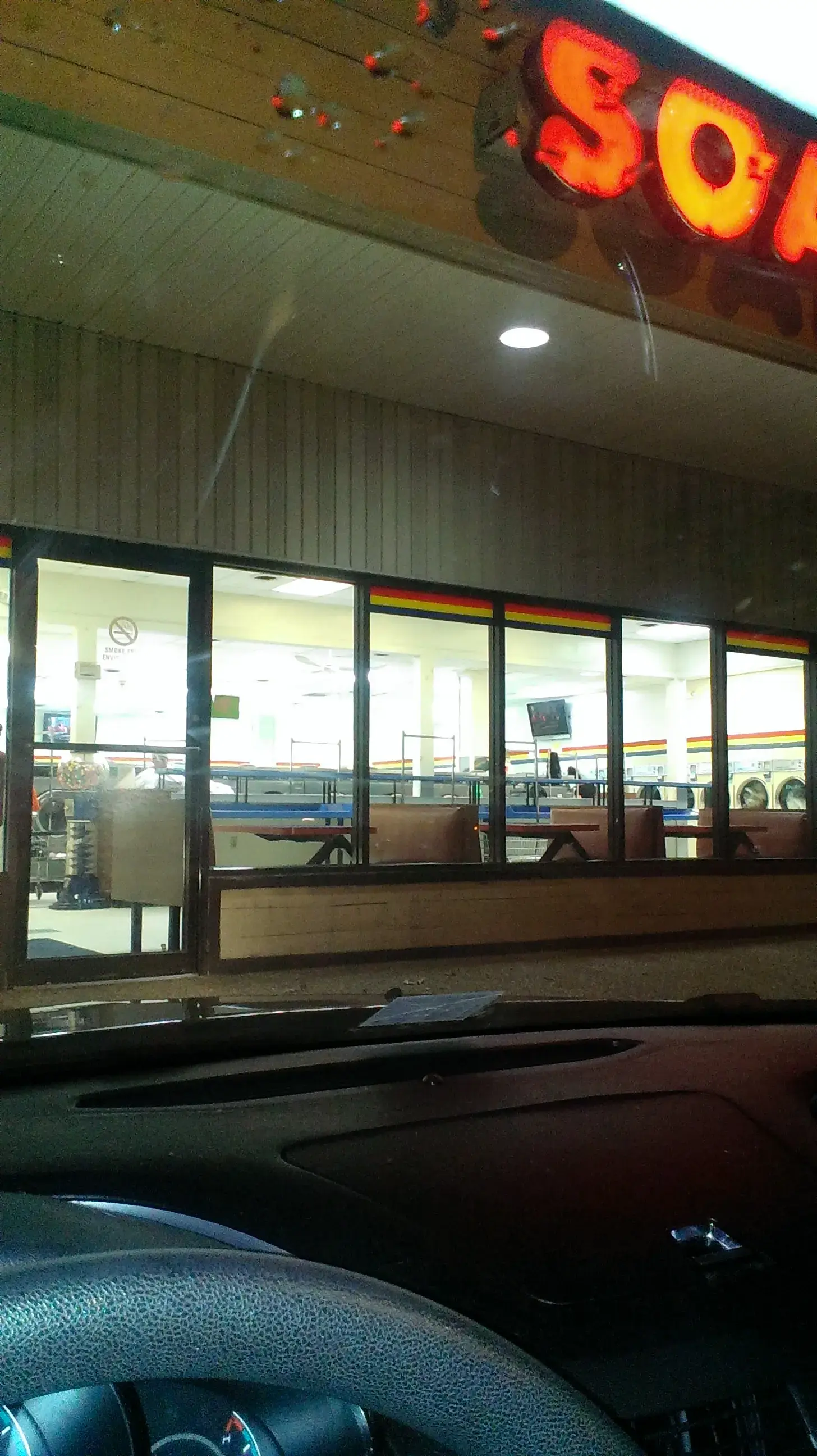 Soaps N Suds Laundromat - Image 15