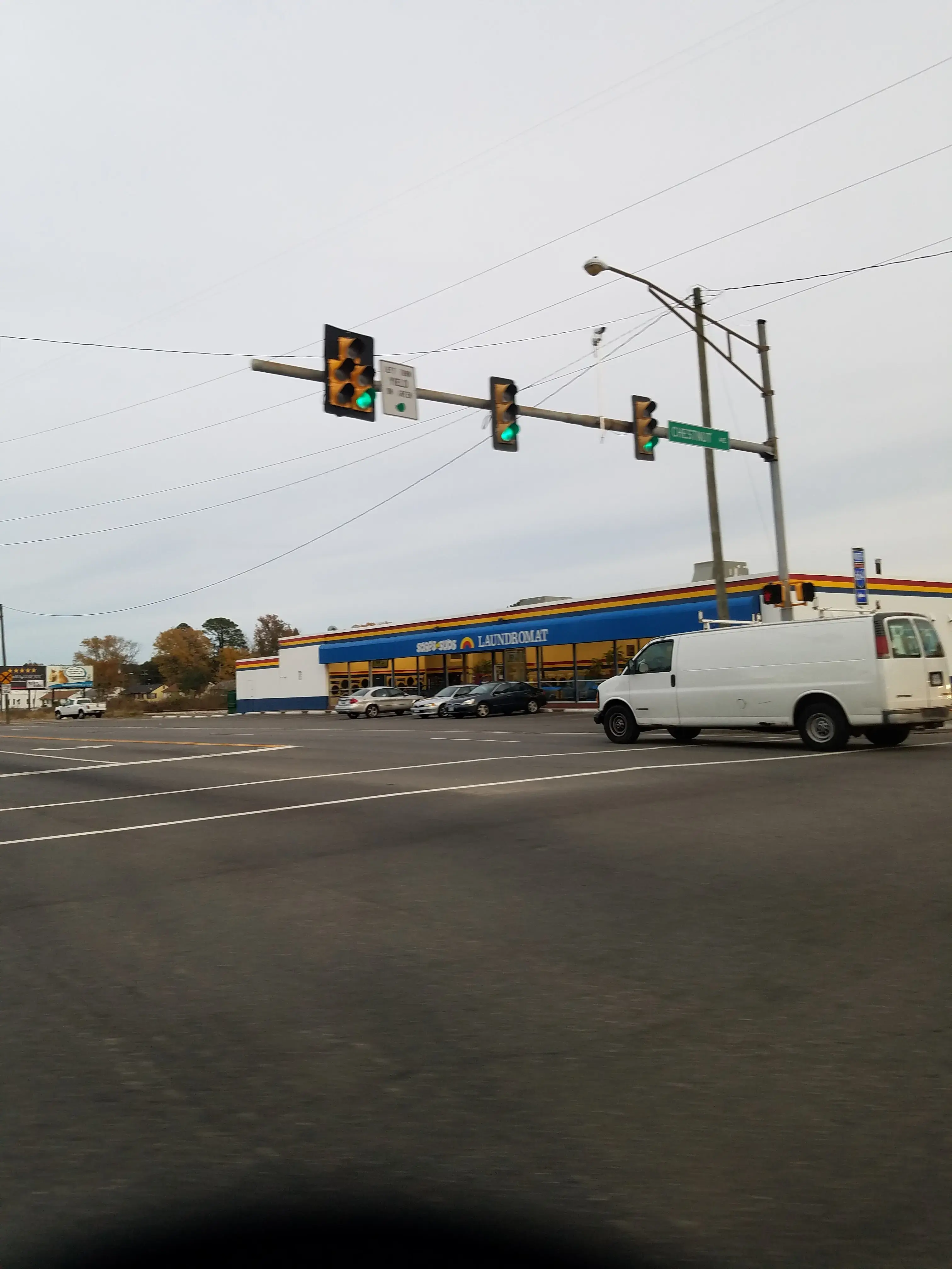 Soaps N Suds Laundromat thumbnail 5