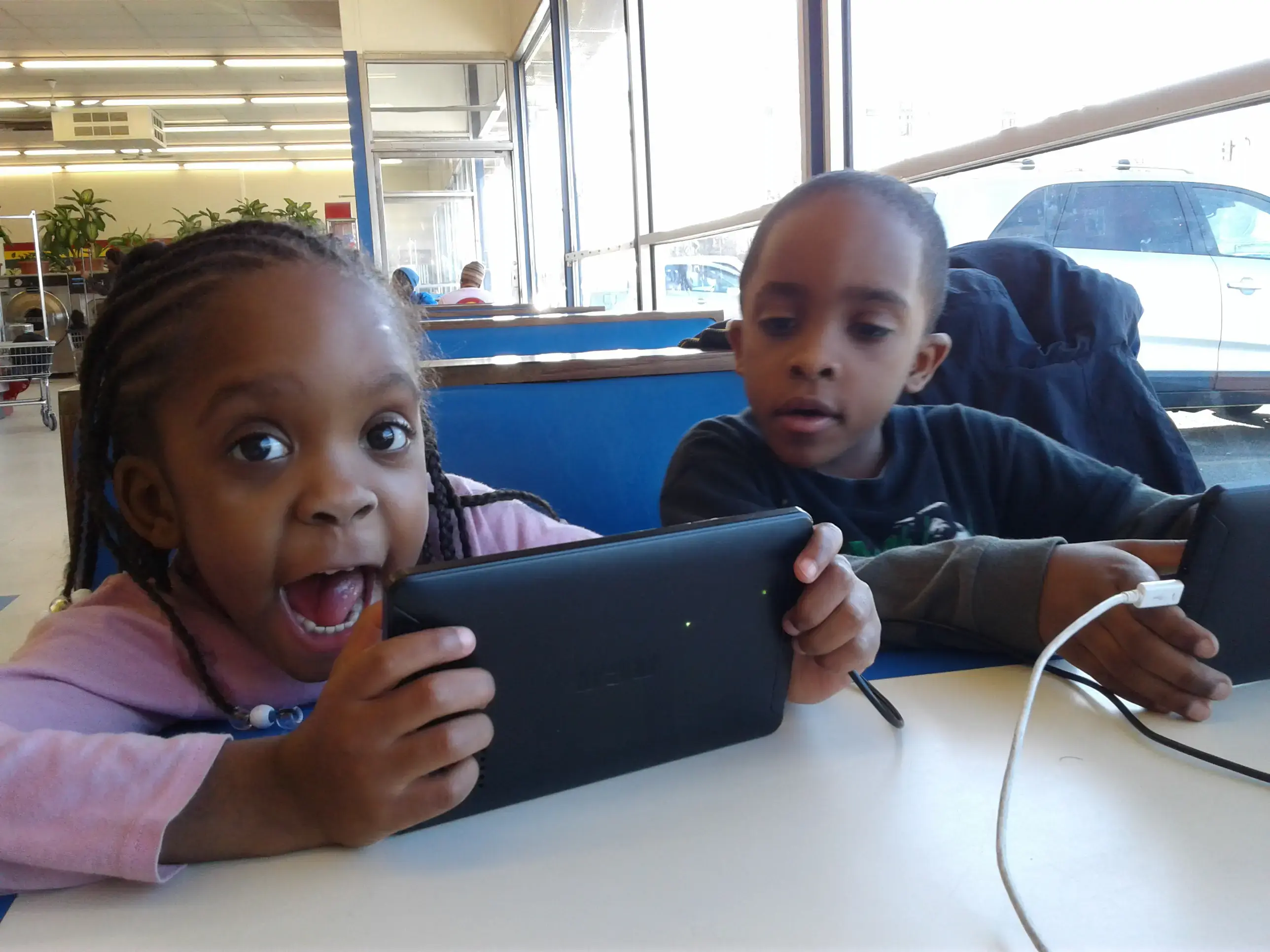 Soaps N Suds Laundromat - Image 12