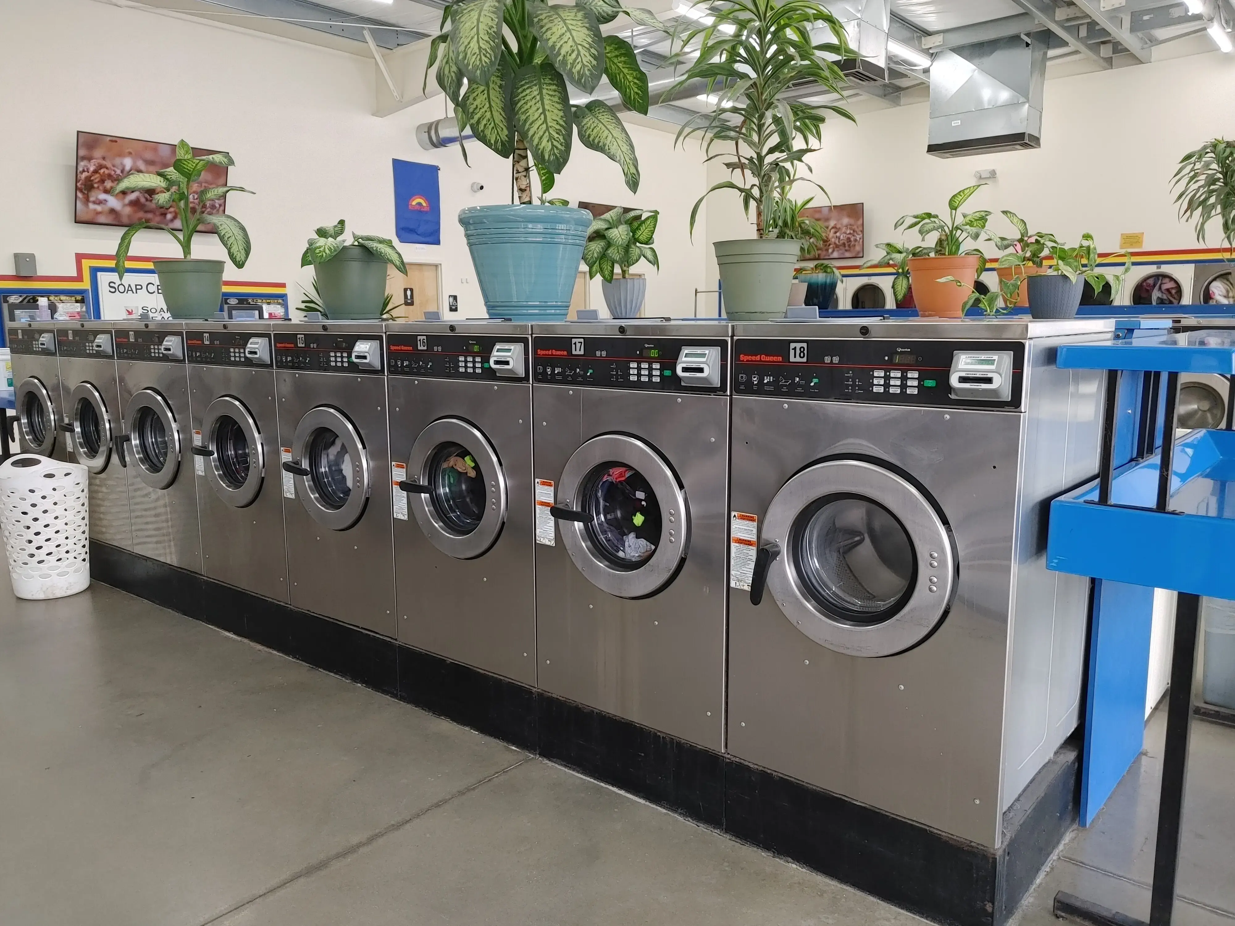 Soaps N Suds Laundromat - Image 3