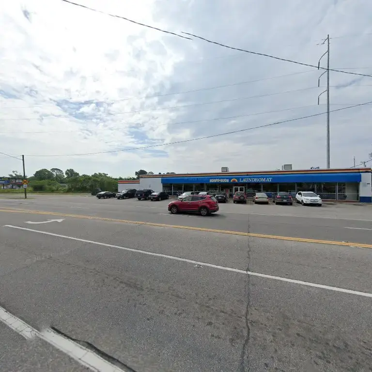 Soaps N Suds Laundromat - Image 17