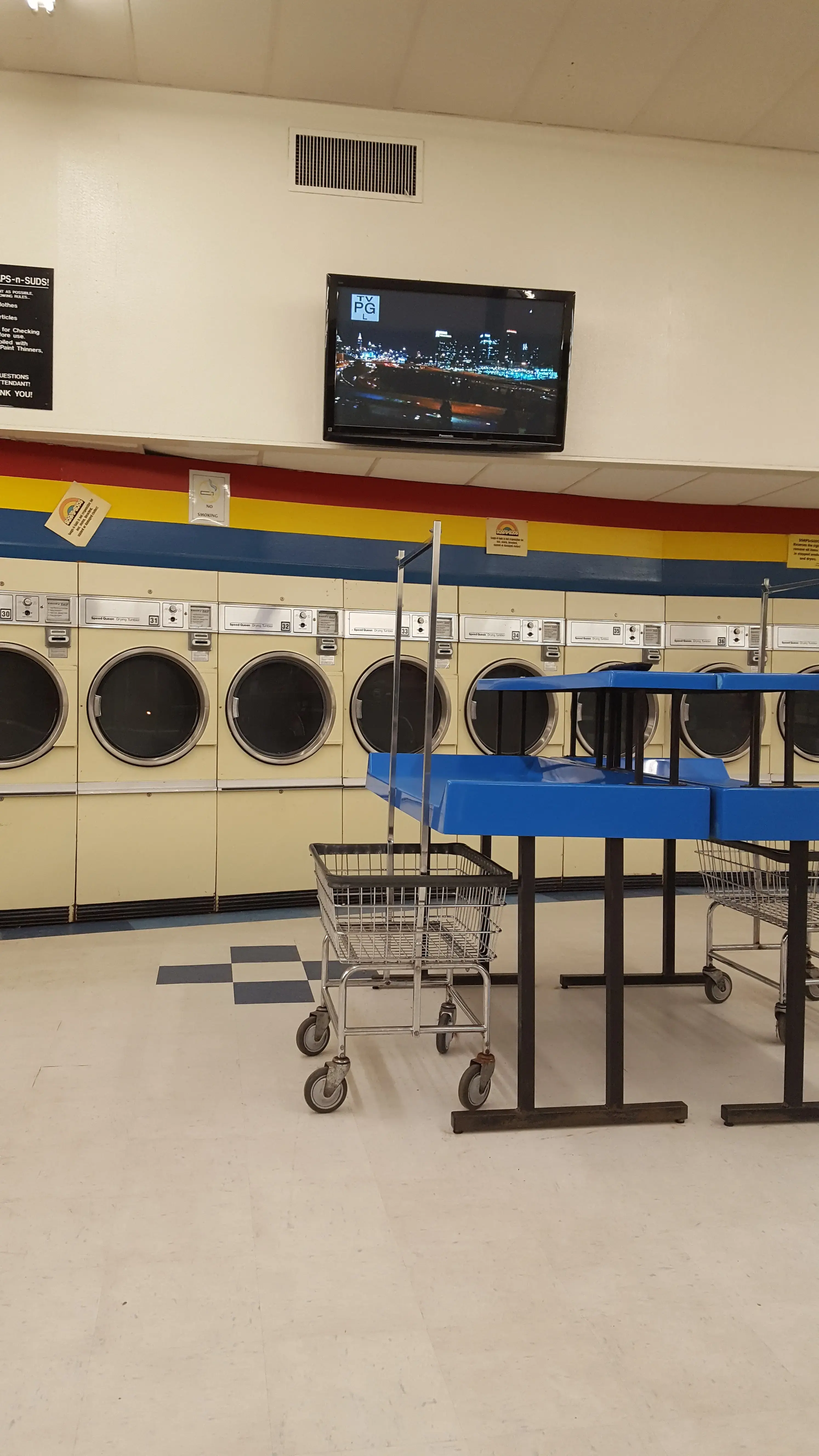Soaps N Suds Laundromat - Image 15