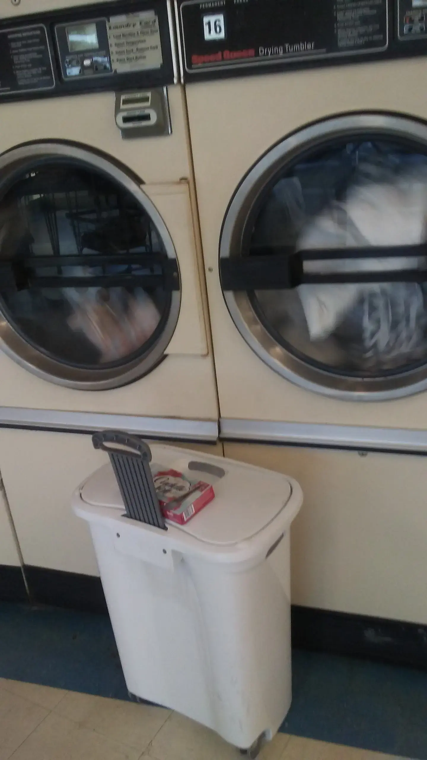 Soaps N Suds Laundromat - Image 6