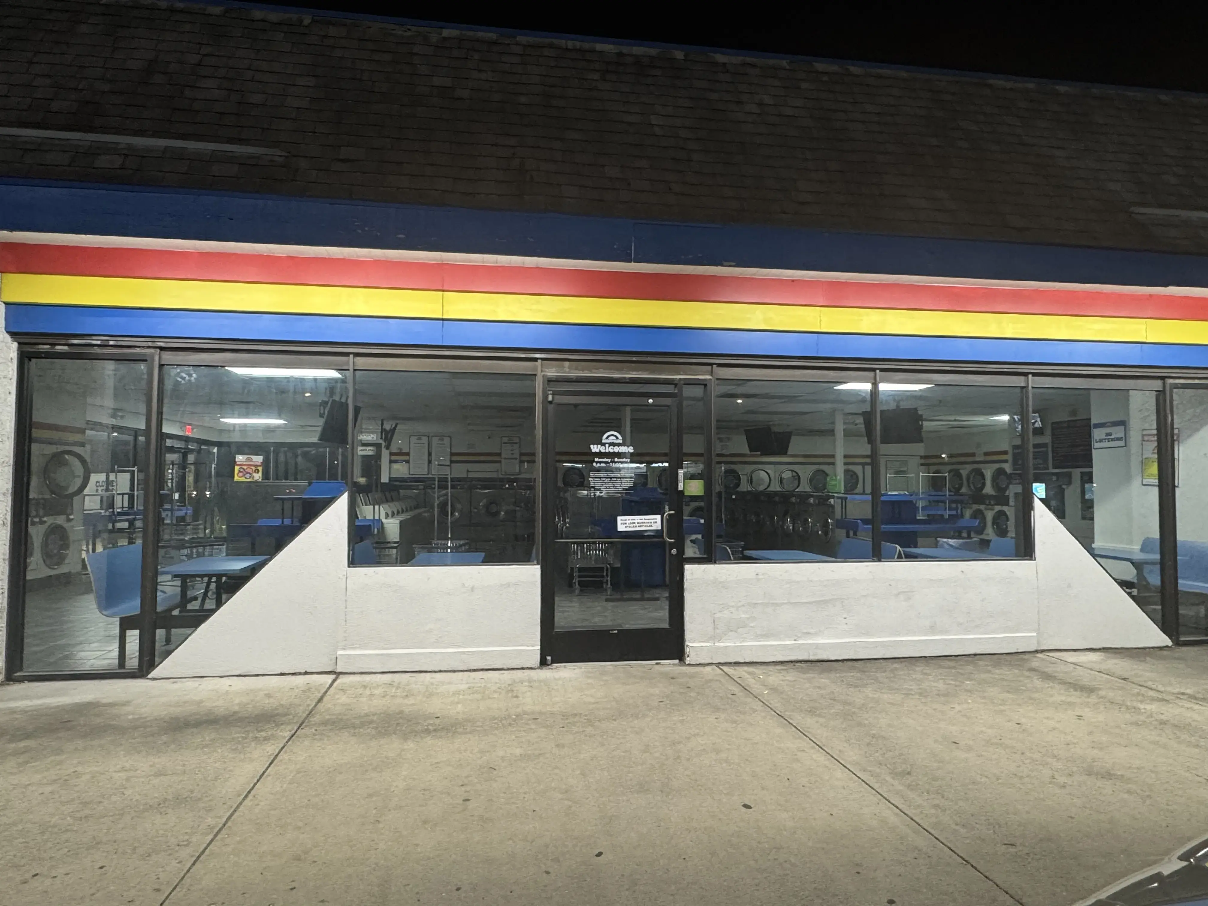 Soaps N Suds Laundromat - Image 8