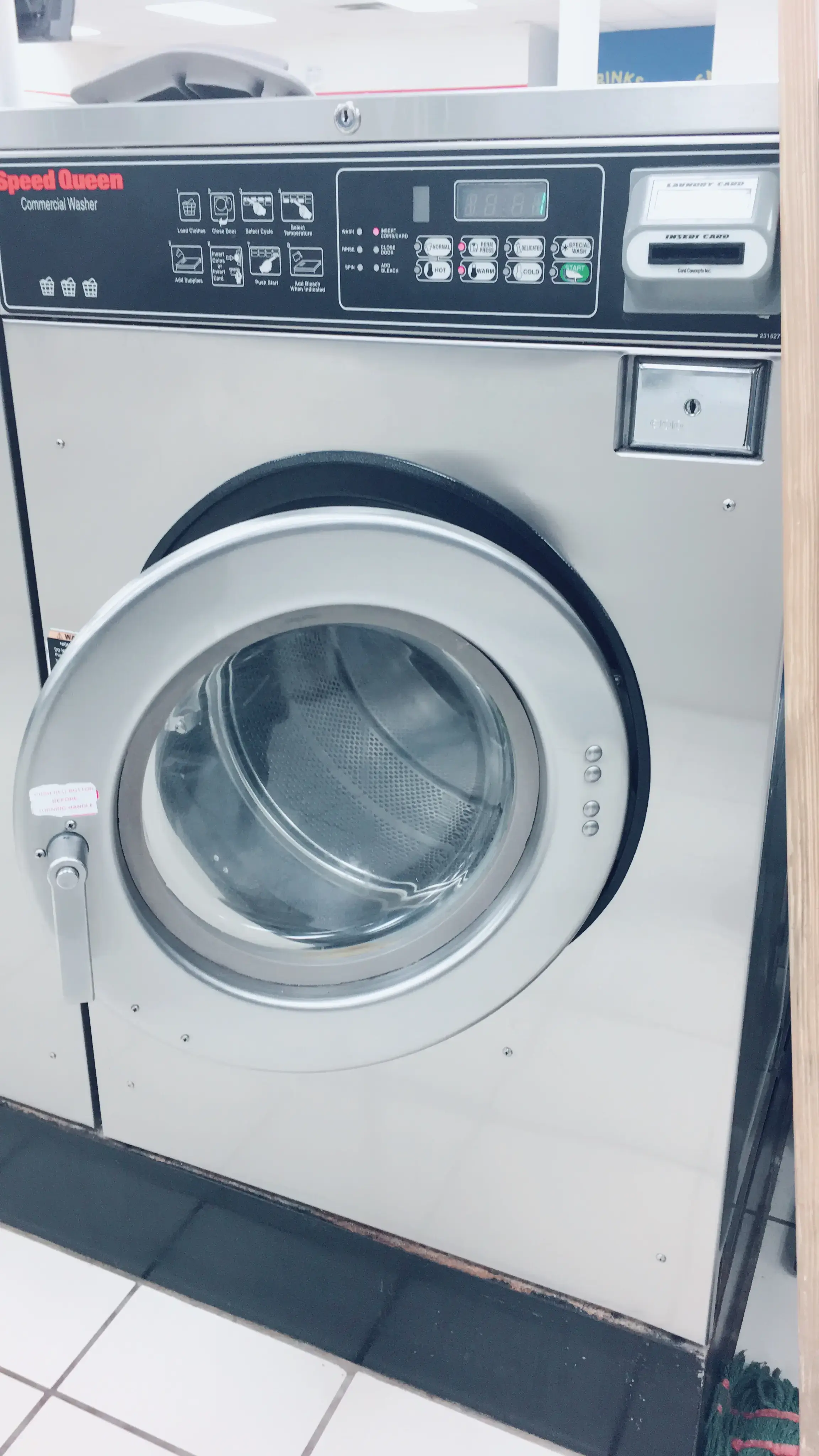 Soaps N Suds Laundromat - Image 17