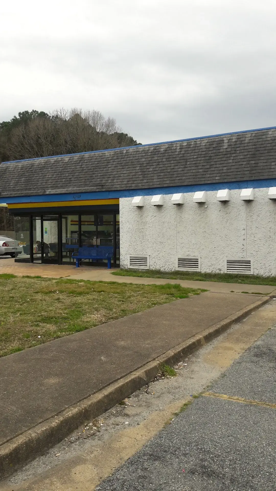 Soaps N Suds Laundromat - Image 14