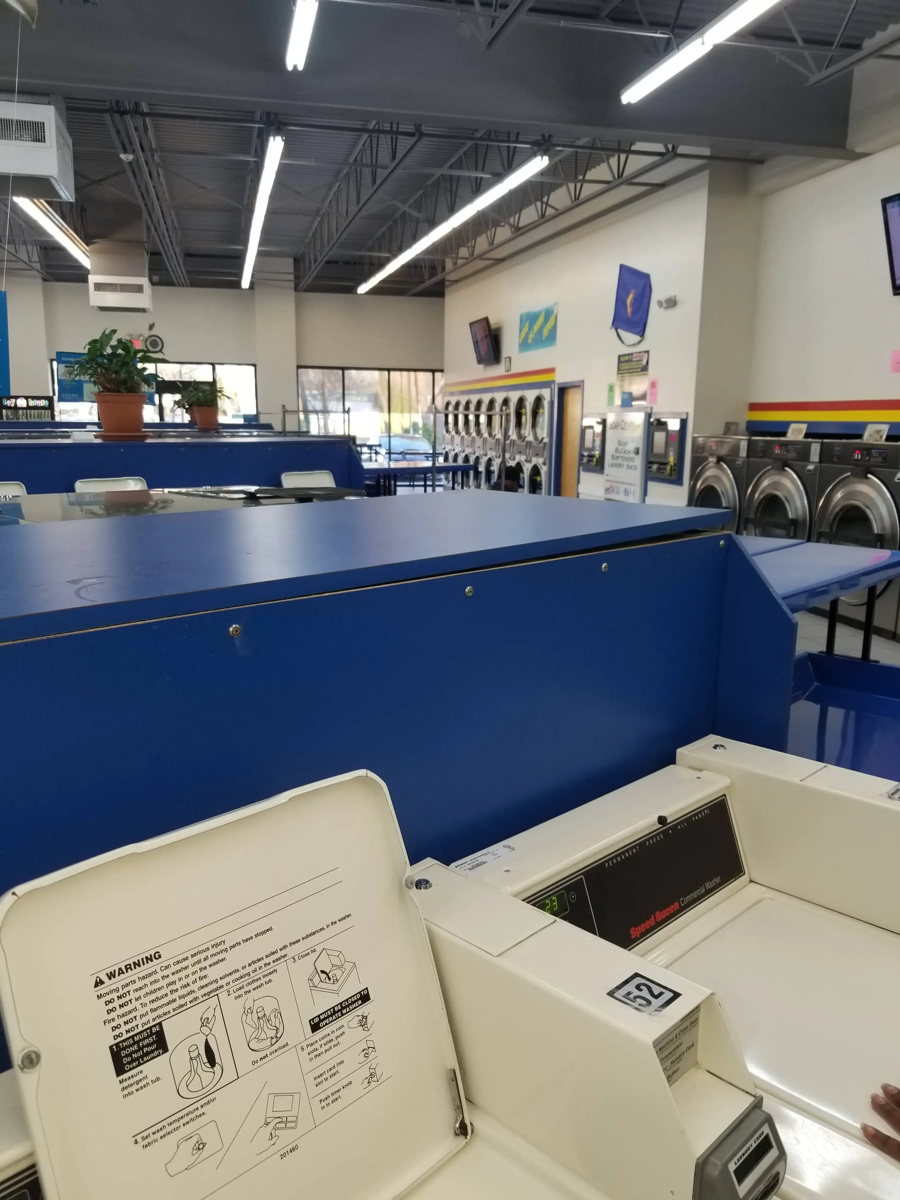 Soaps N Suds Laundromat - Image 17