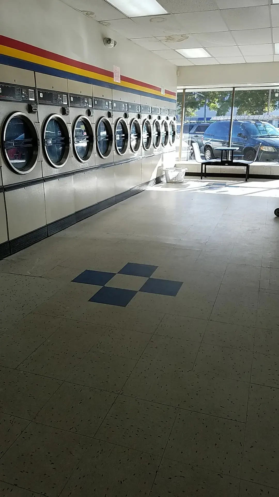 Soaps N Suds Laundromat thumbnail 12