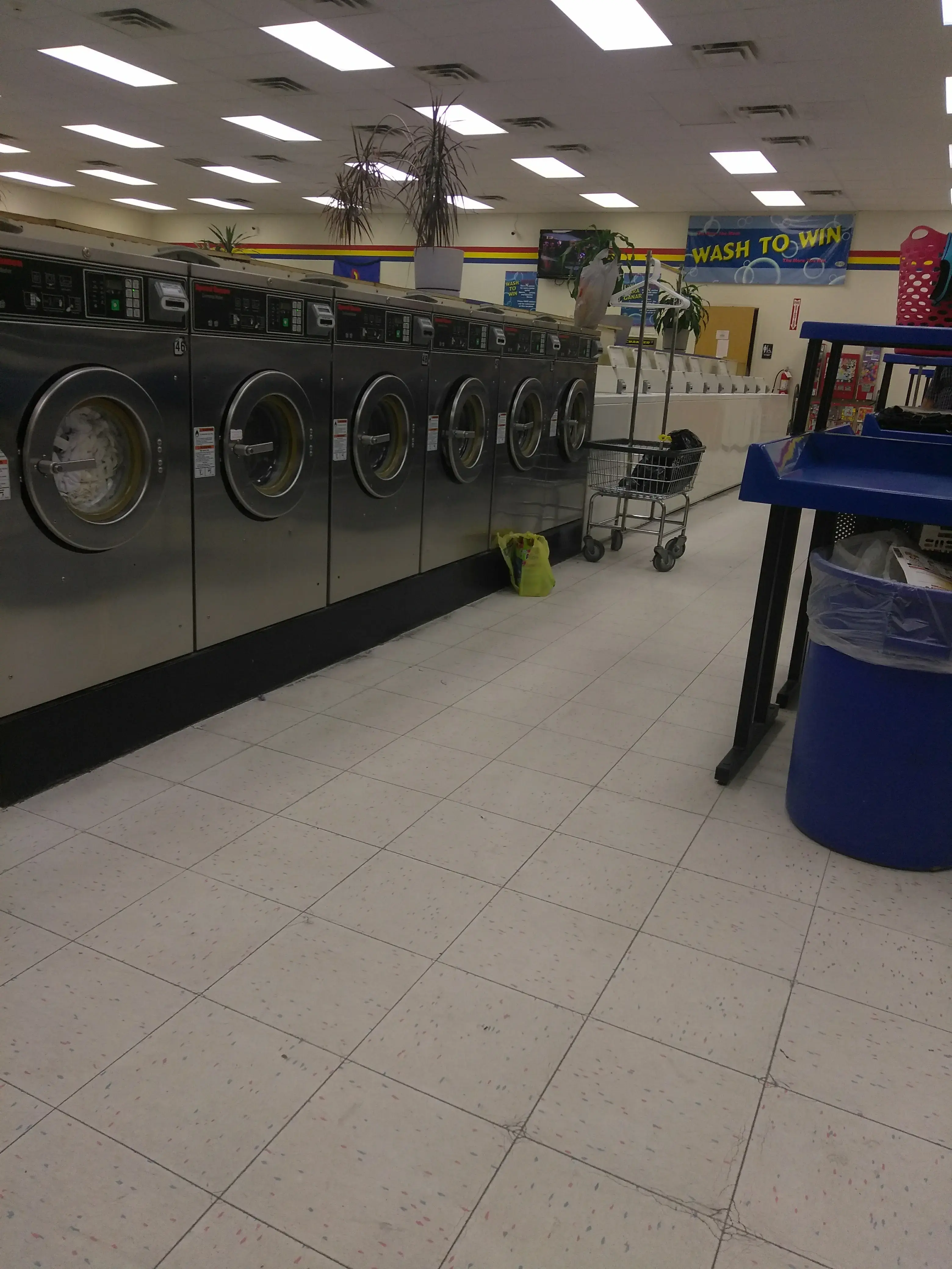 Soaps N Suds Laundromat thumbnail 19