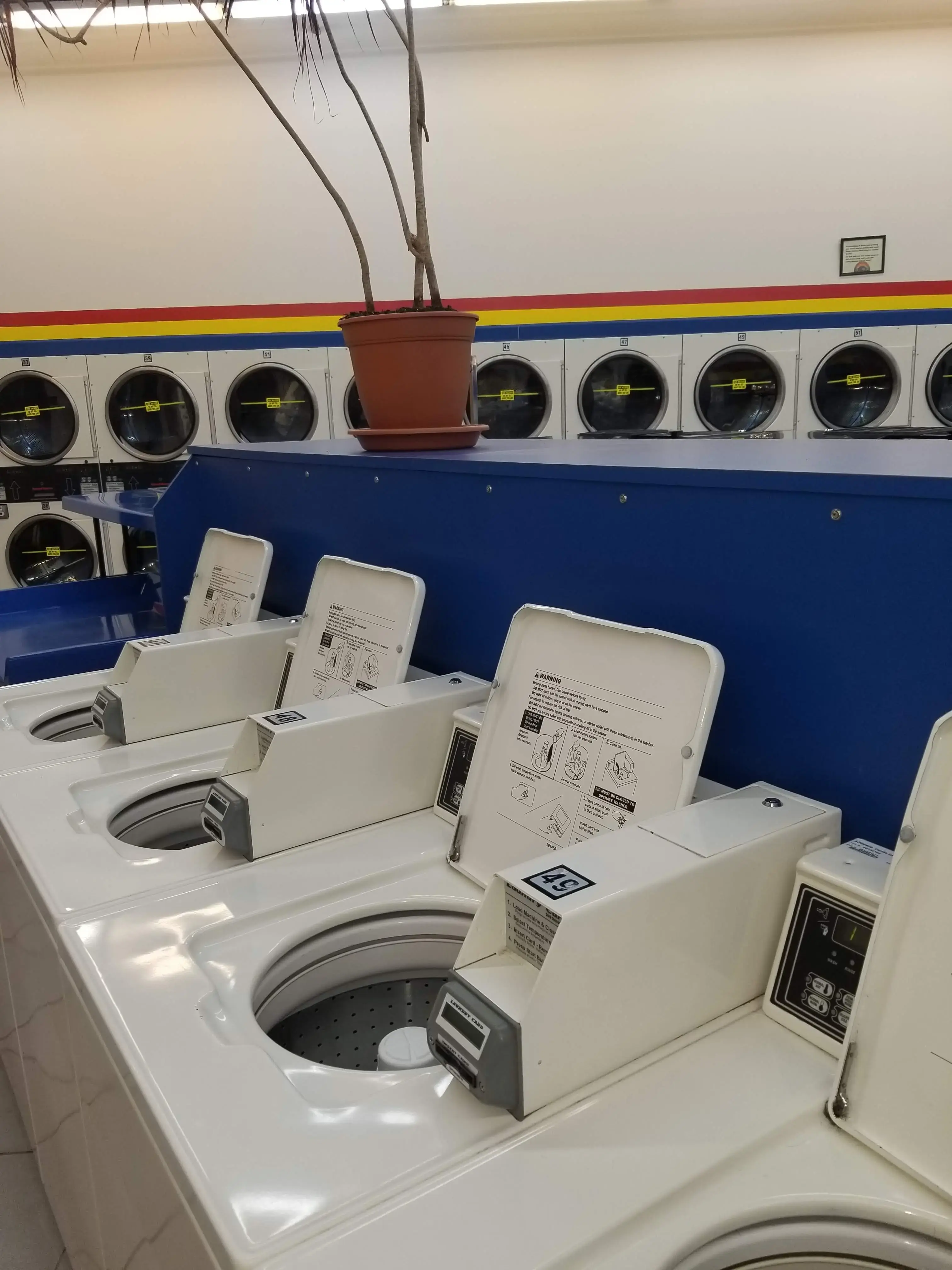 Soaps N Suds Laundromat - Image 9