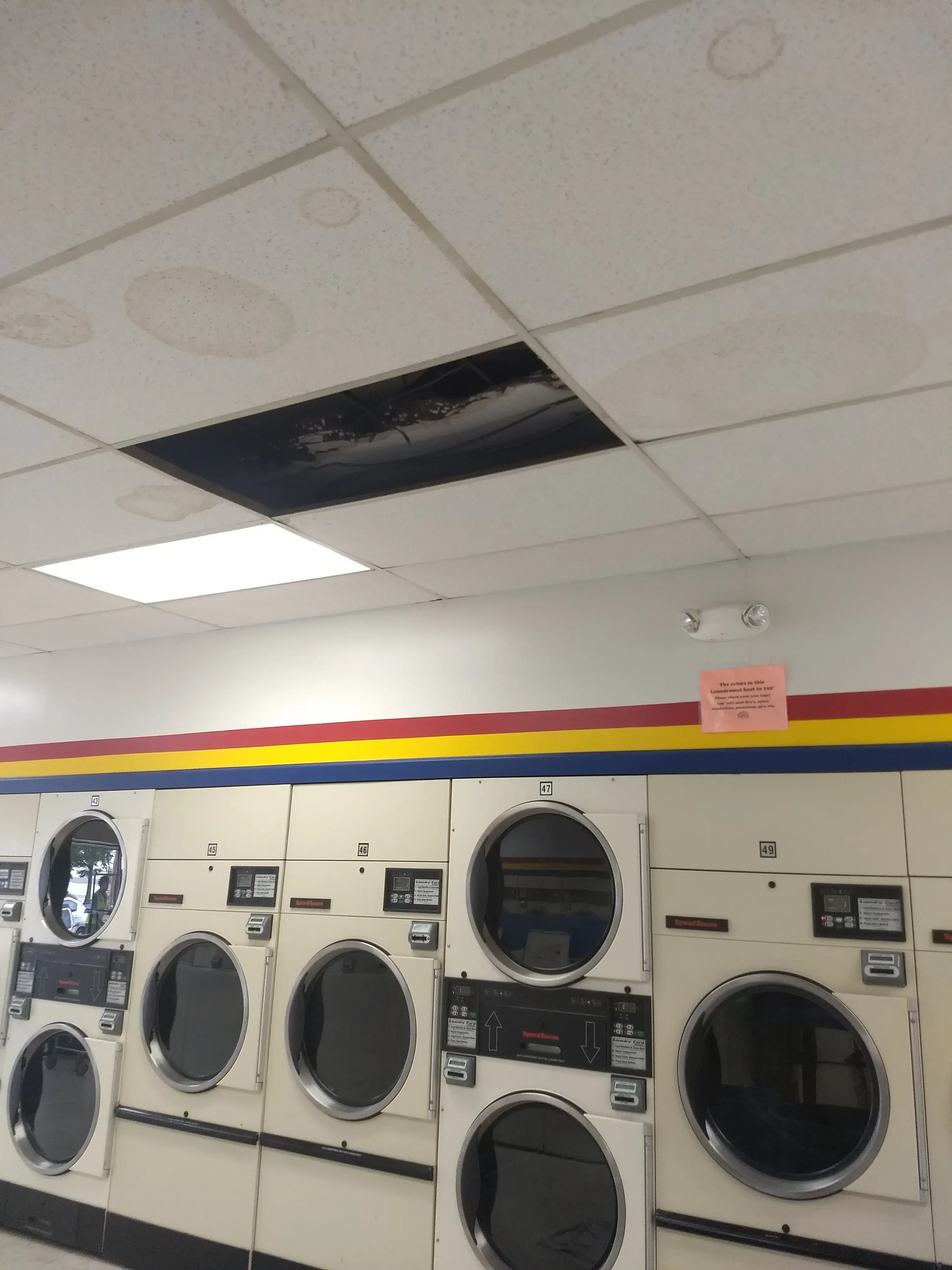 Soaps N Suds Laundromat thumbnail 10