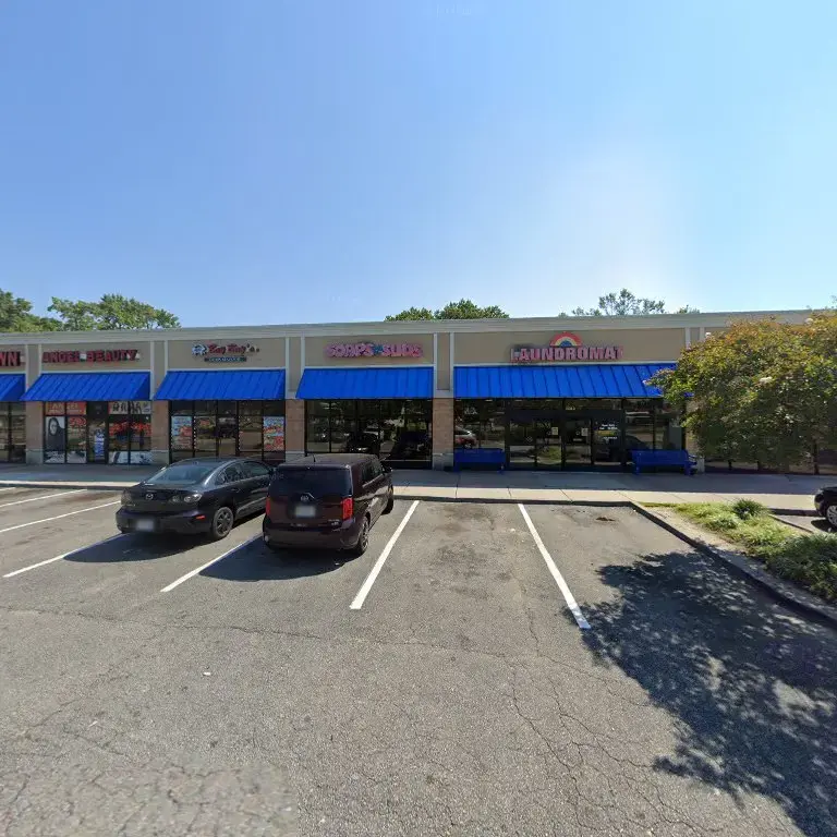 Soaps N Suds Laundromat - Image 20