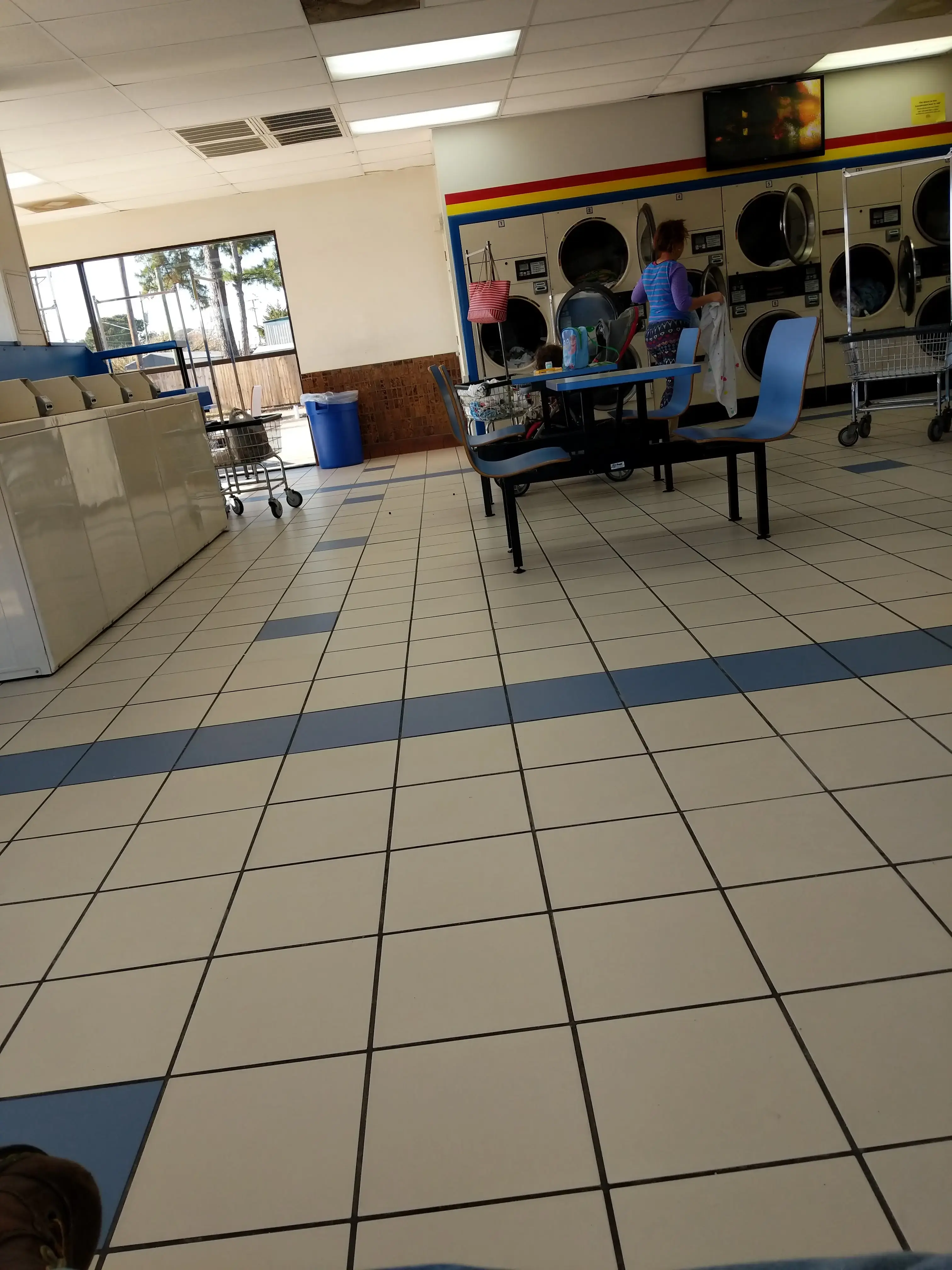 Soaps N Suds Laundromat - Image 5
