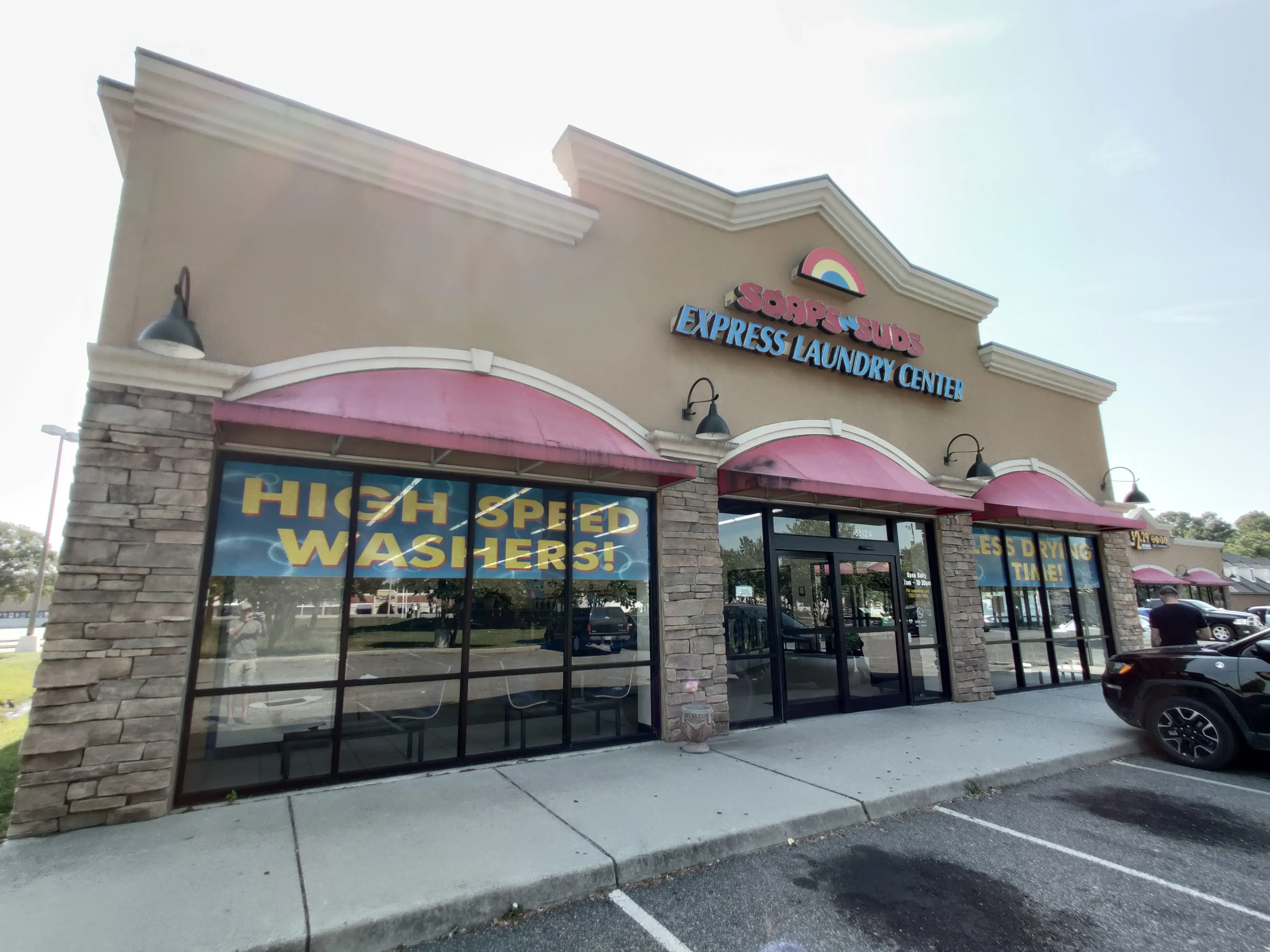 Soaps N Suds Laundromat - Image 5