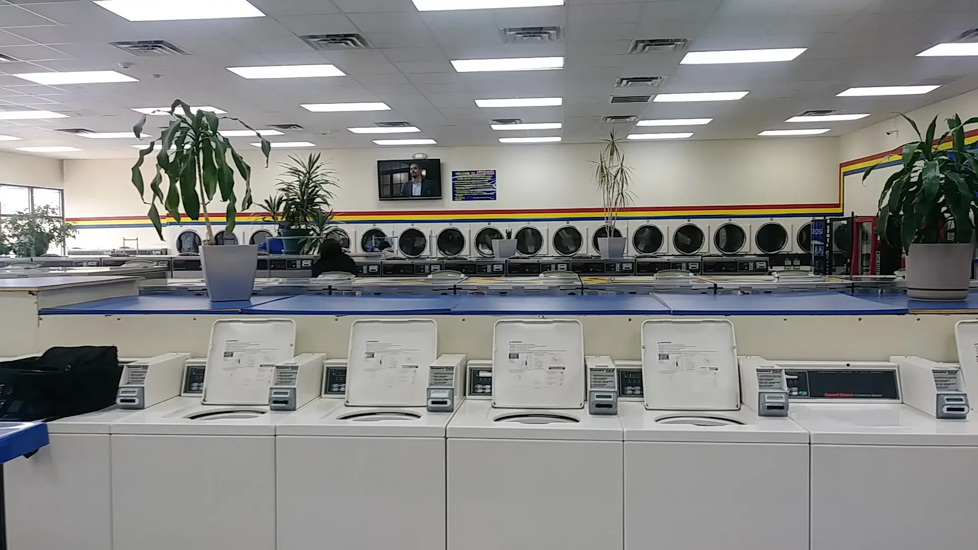 Soaps N Suds Laundromat - Image 13