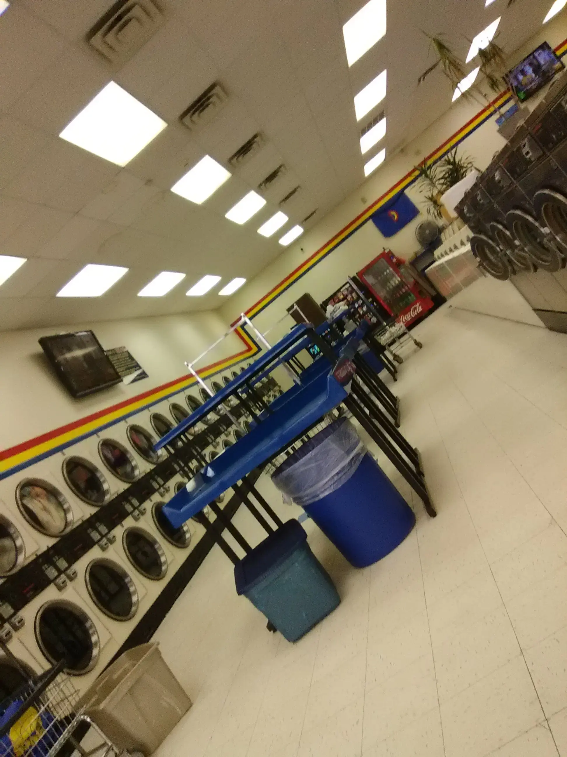 Soaps N Suds Laundromat - Image 6