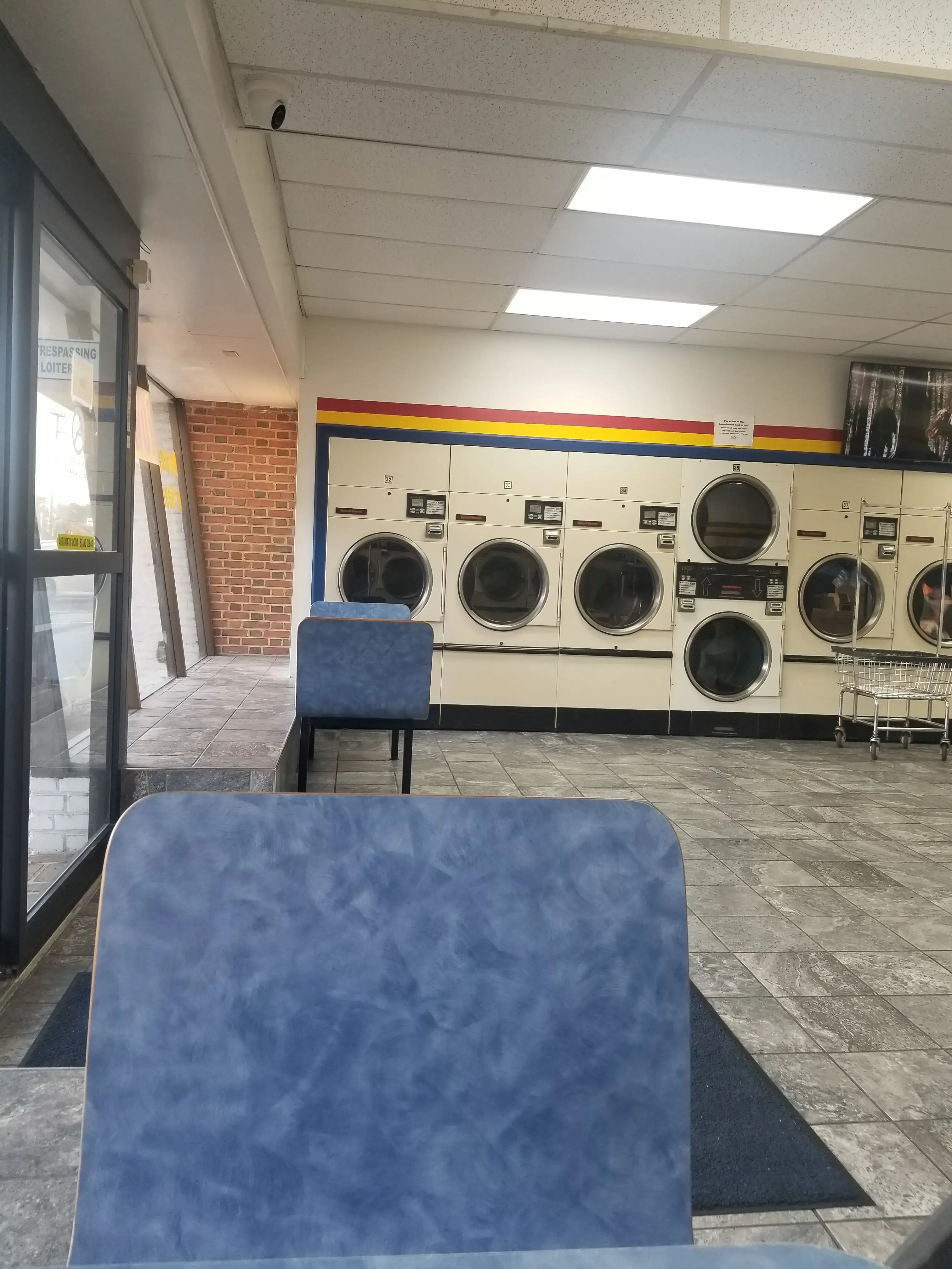 Soaps N Suds Laundromat thumbnail 11