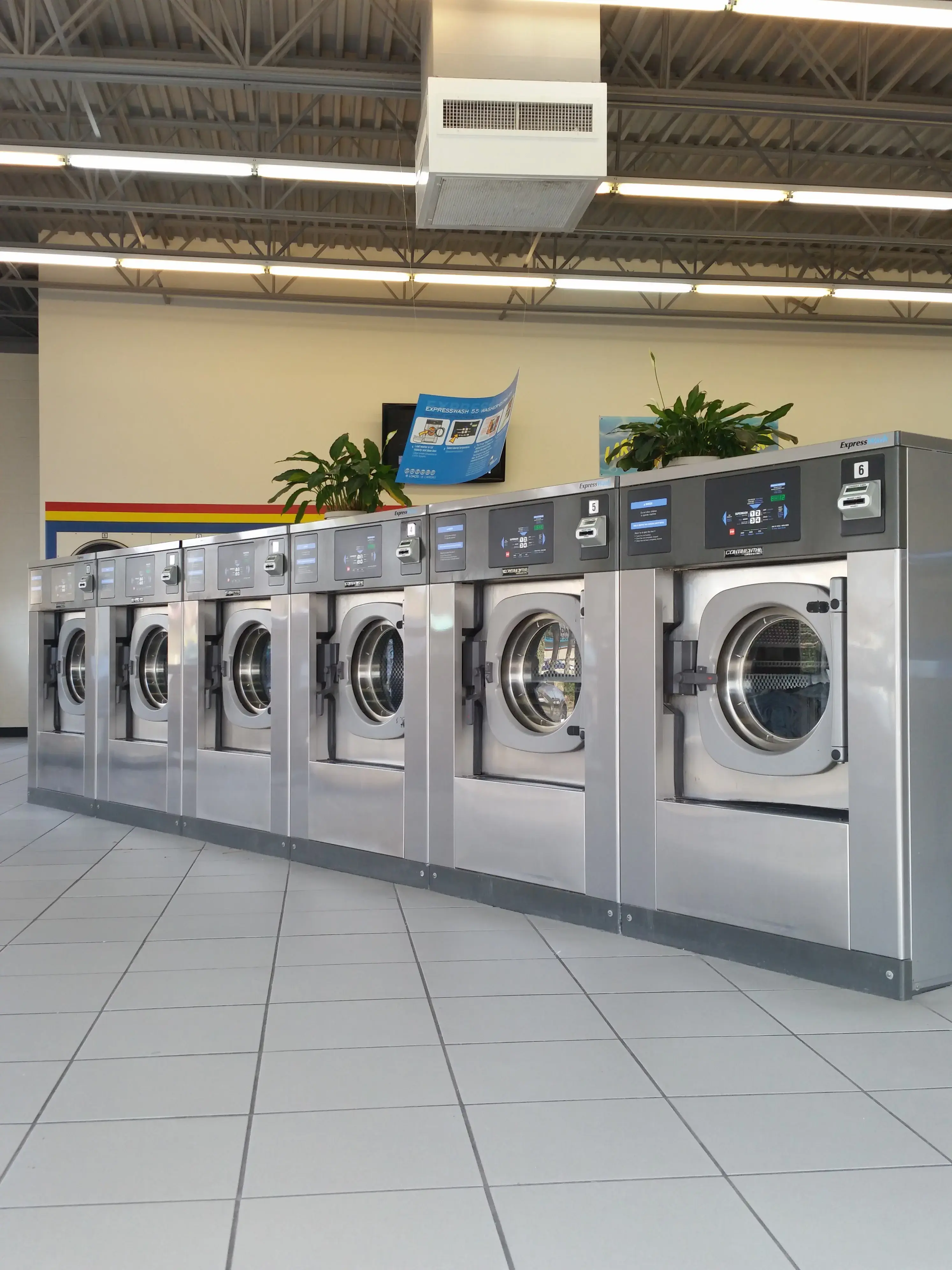 Soaps N Suds Laundromat - Image 20