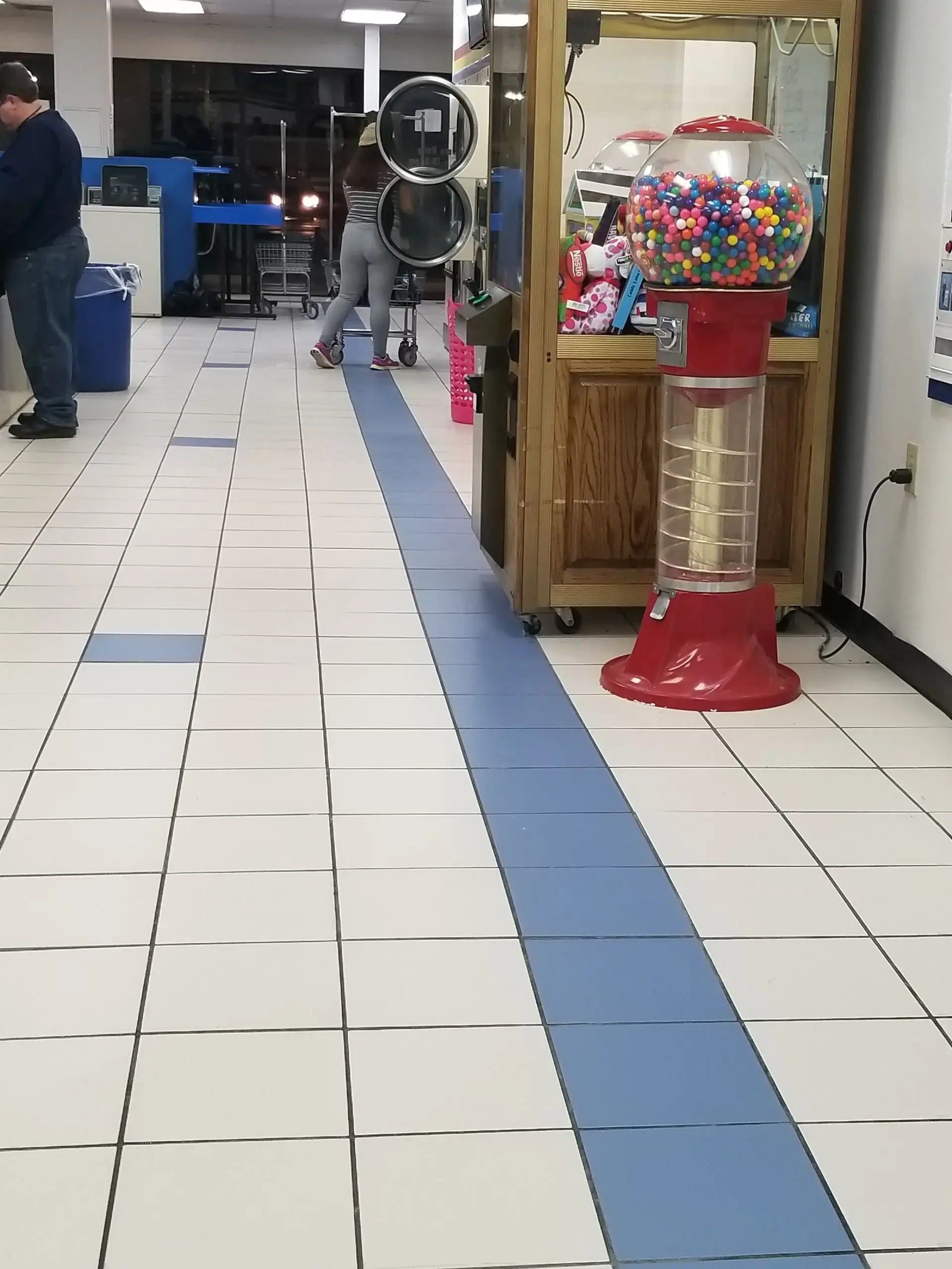 Soaps N Suds Laundromat thumbnail 10