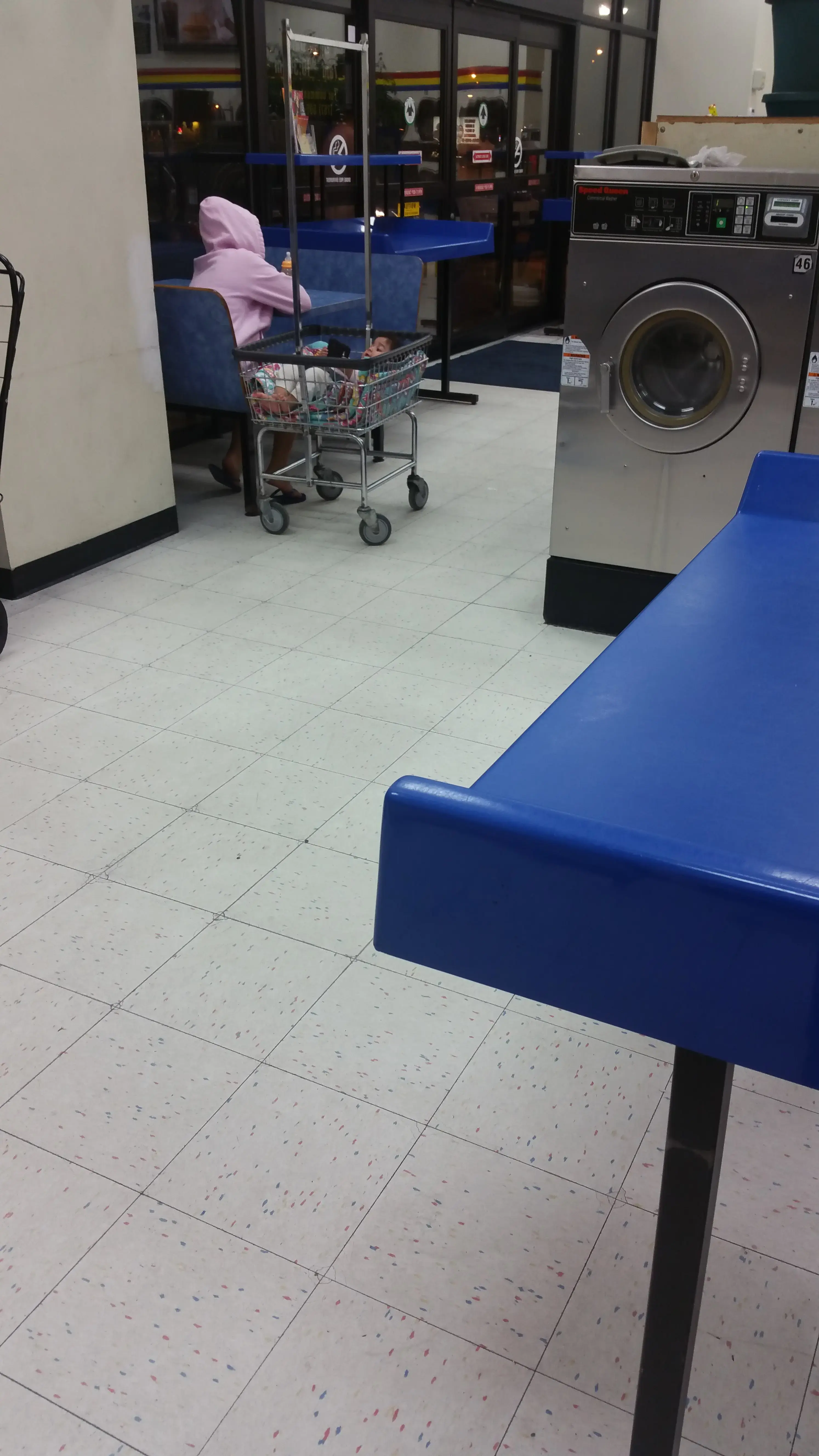 Soaps N Suds Laundromat thumbnail 9