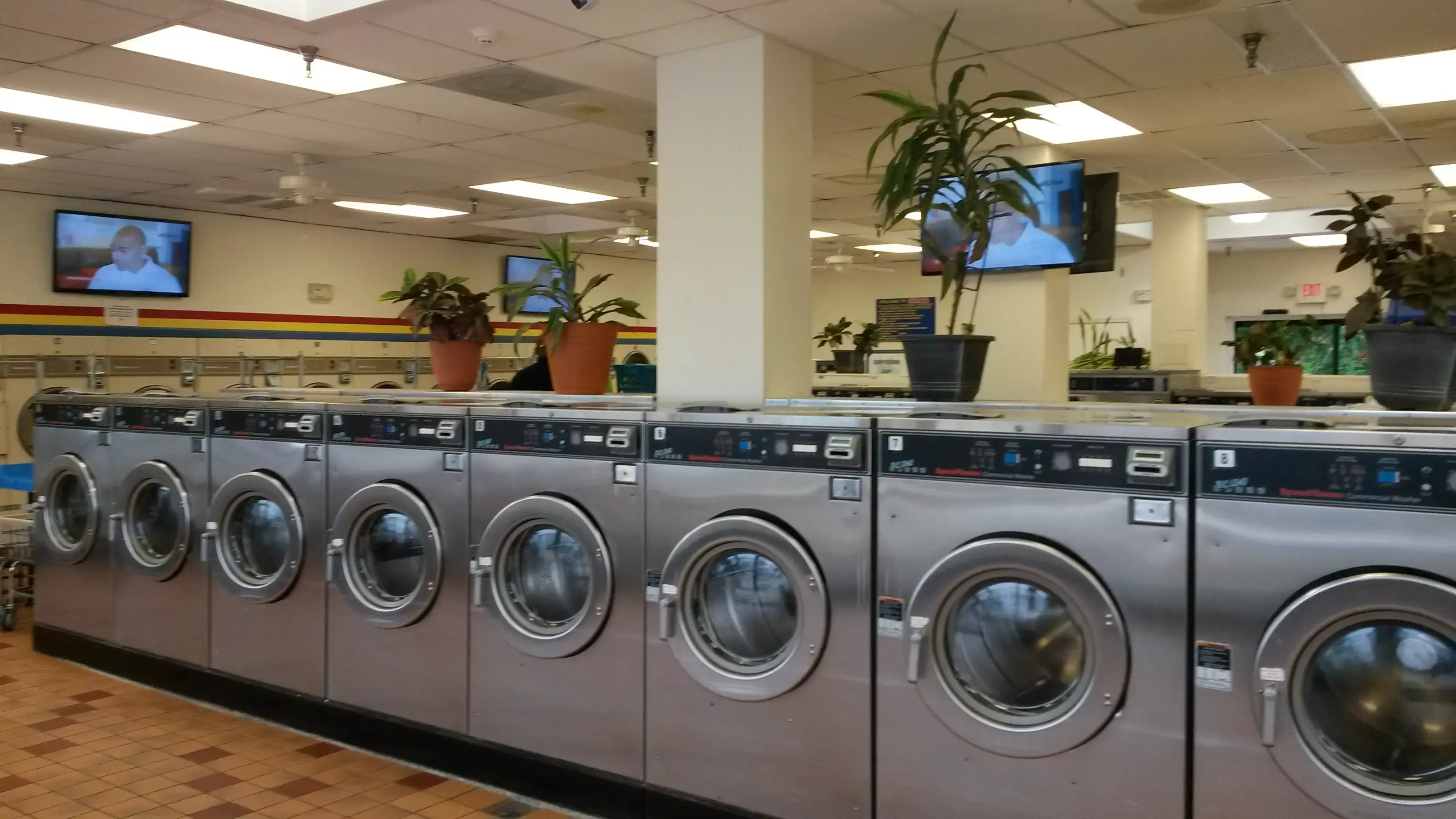 Soaps N Suds Laundromat - Image 3