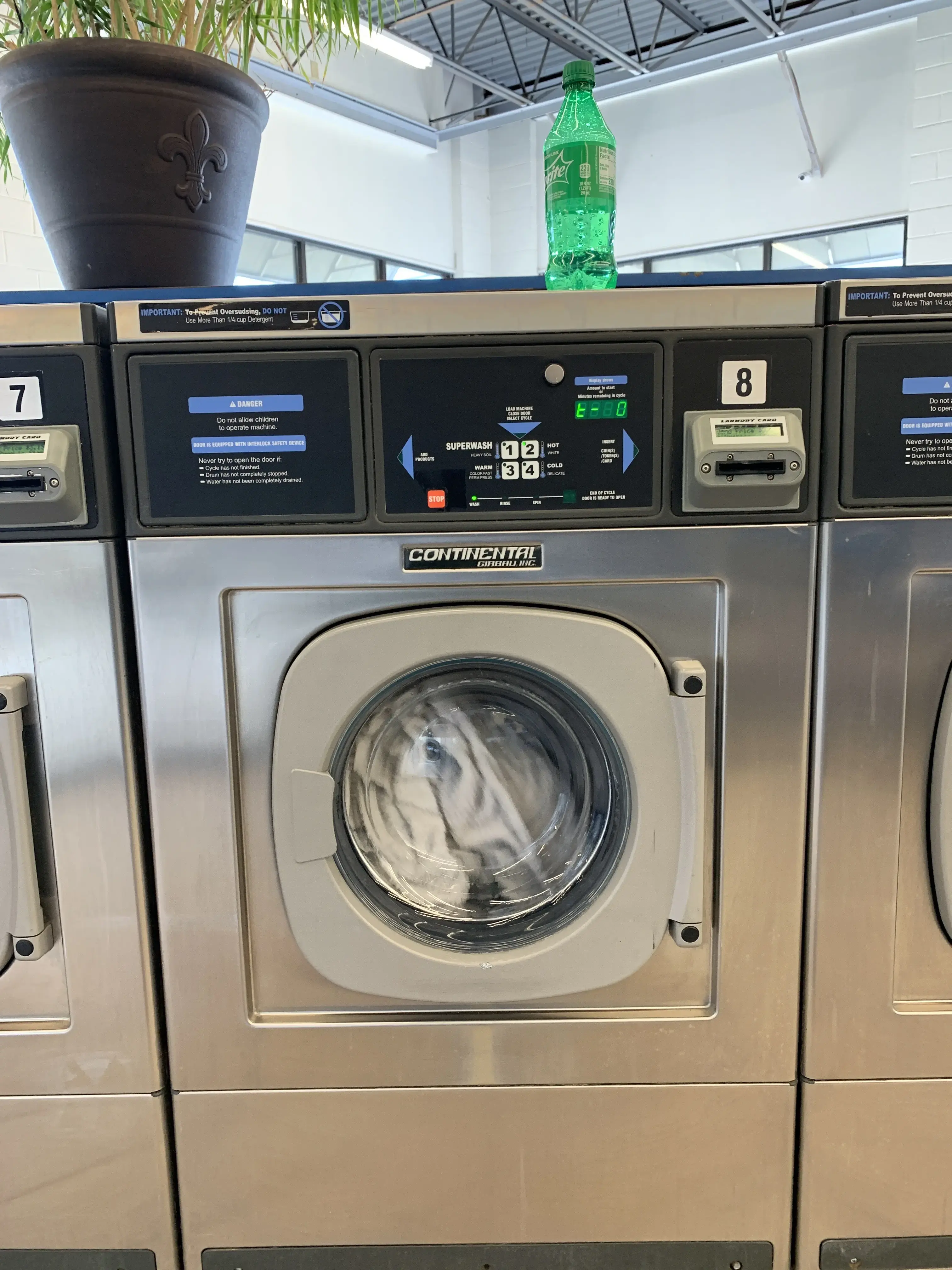 Soaps N Suds Laundromat - Image 4