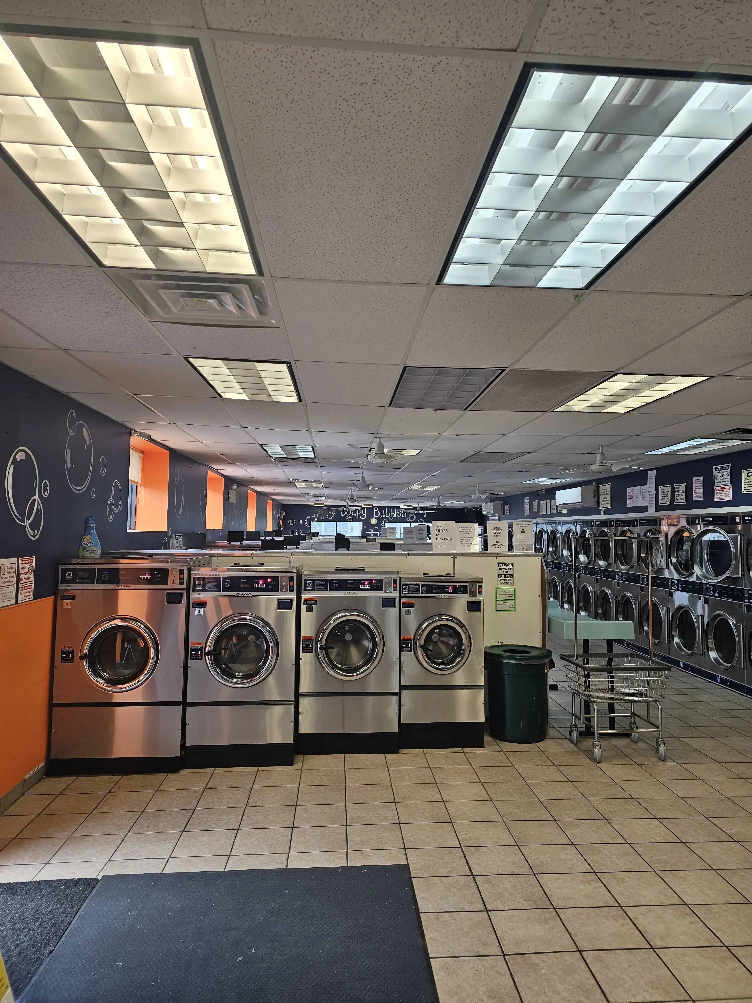 Soapy Bubbles Laundromat thumbnail 13
