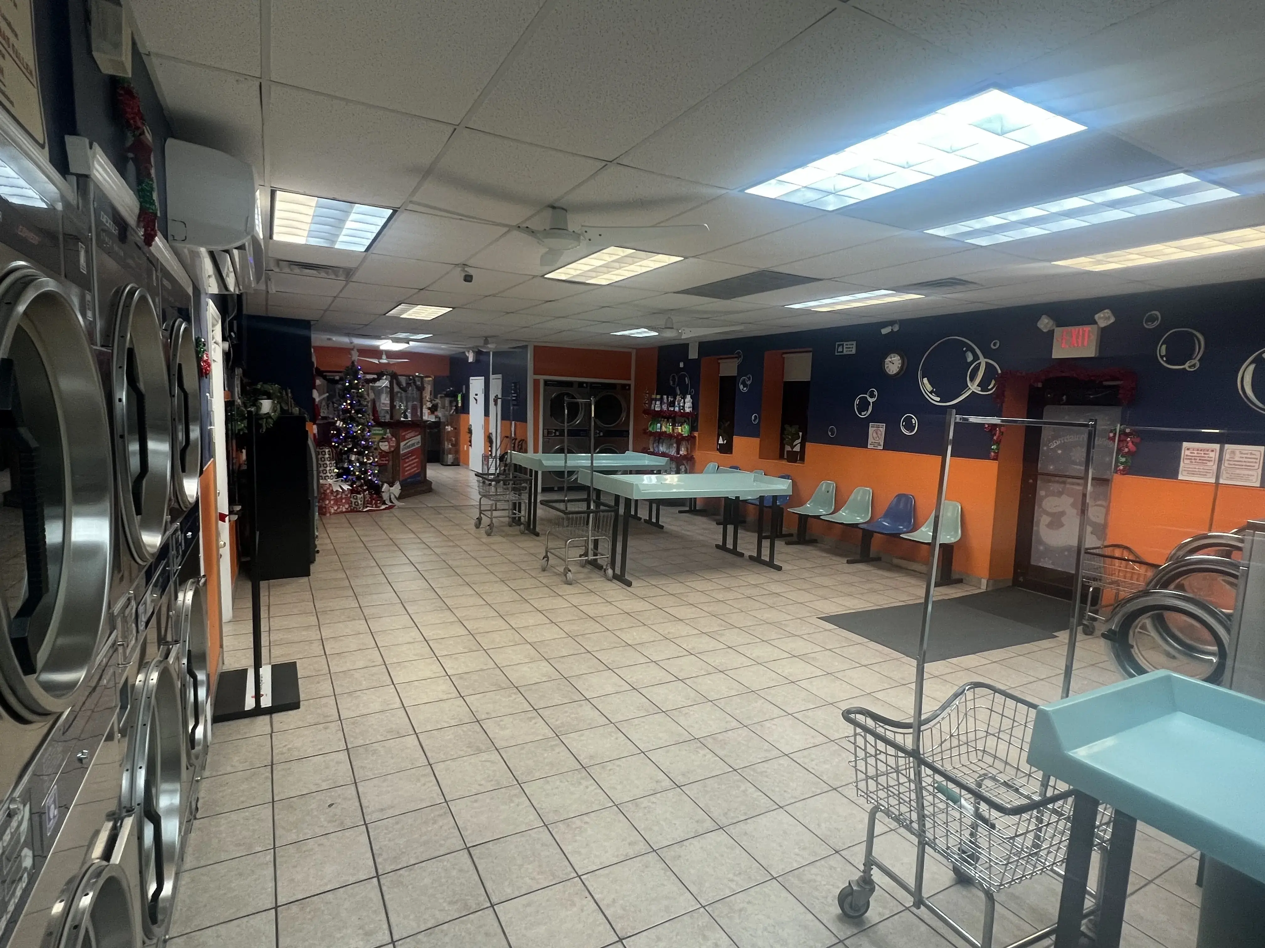 Soapy Bubbles Laundromat thumbnail 16