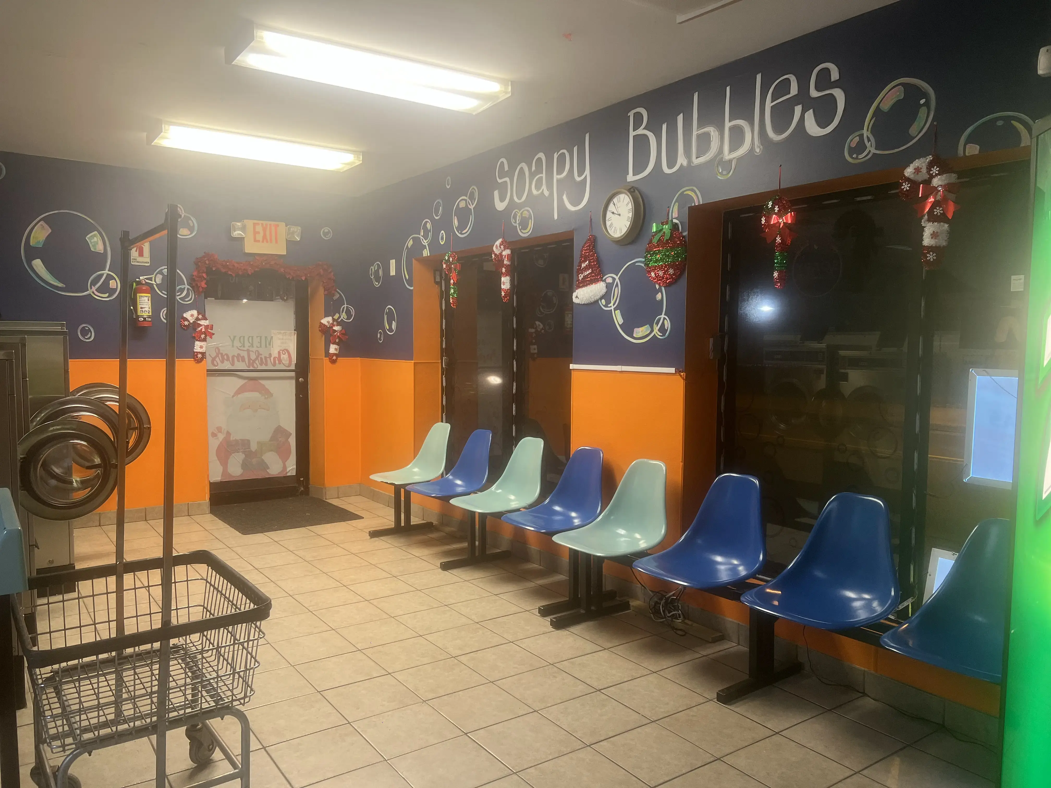 Soapy Bubbles Laundromat - Image 10