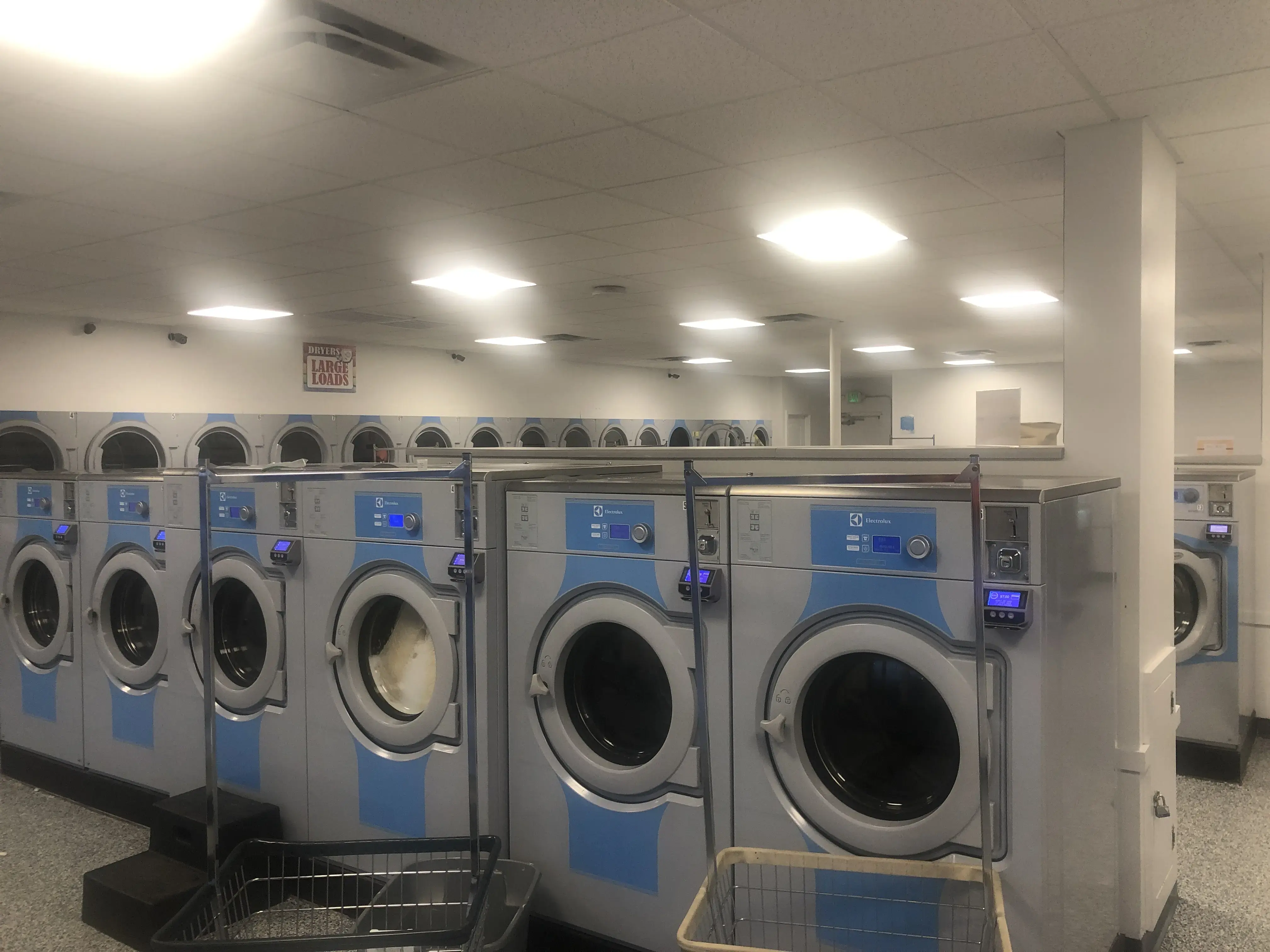 Soapy Jane's Main Street Laundry - Image 16