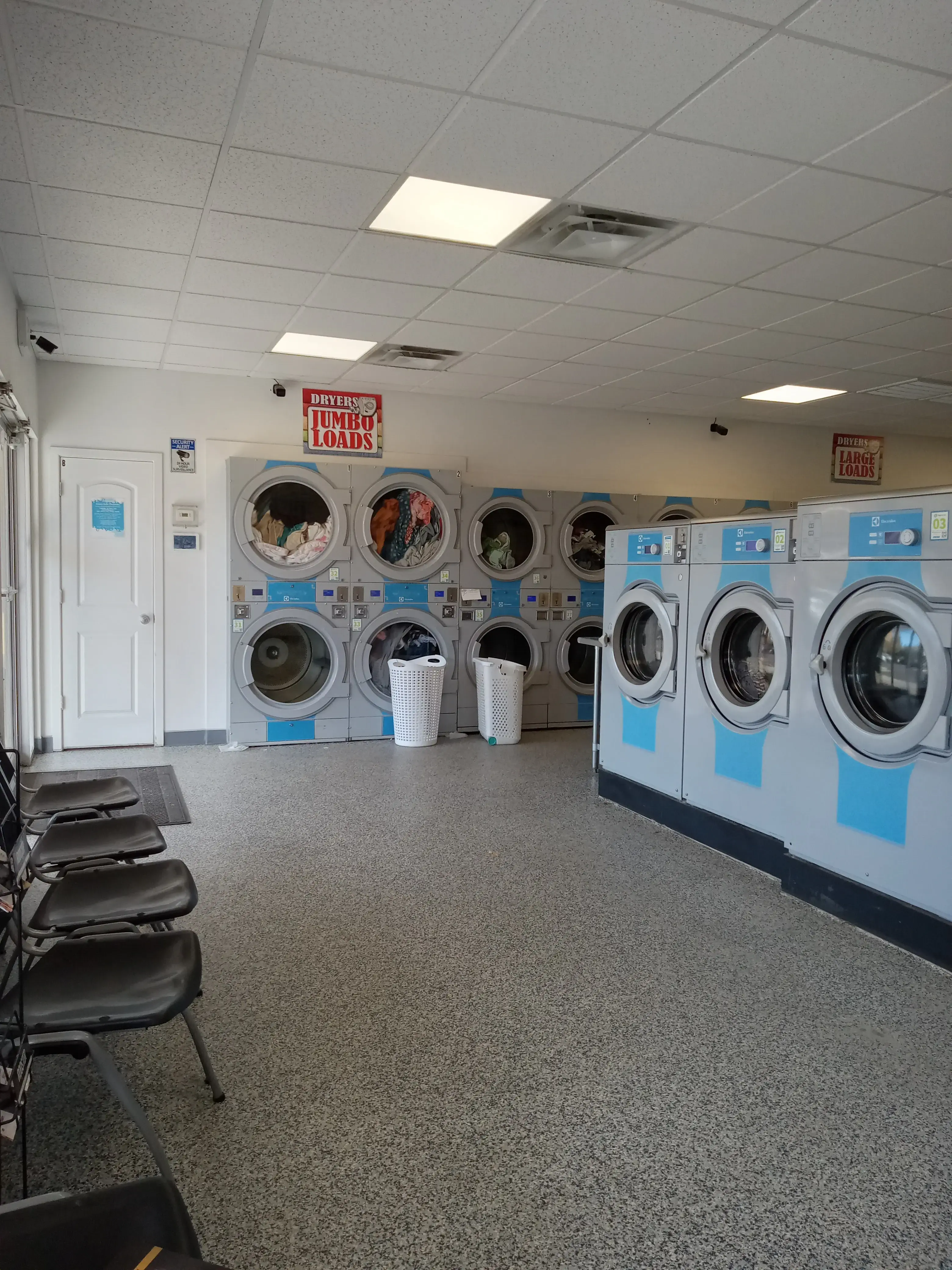 Soapy Jane's Main Street Laundry thumbnail 11