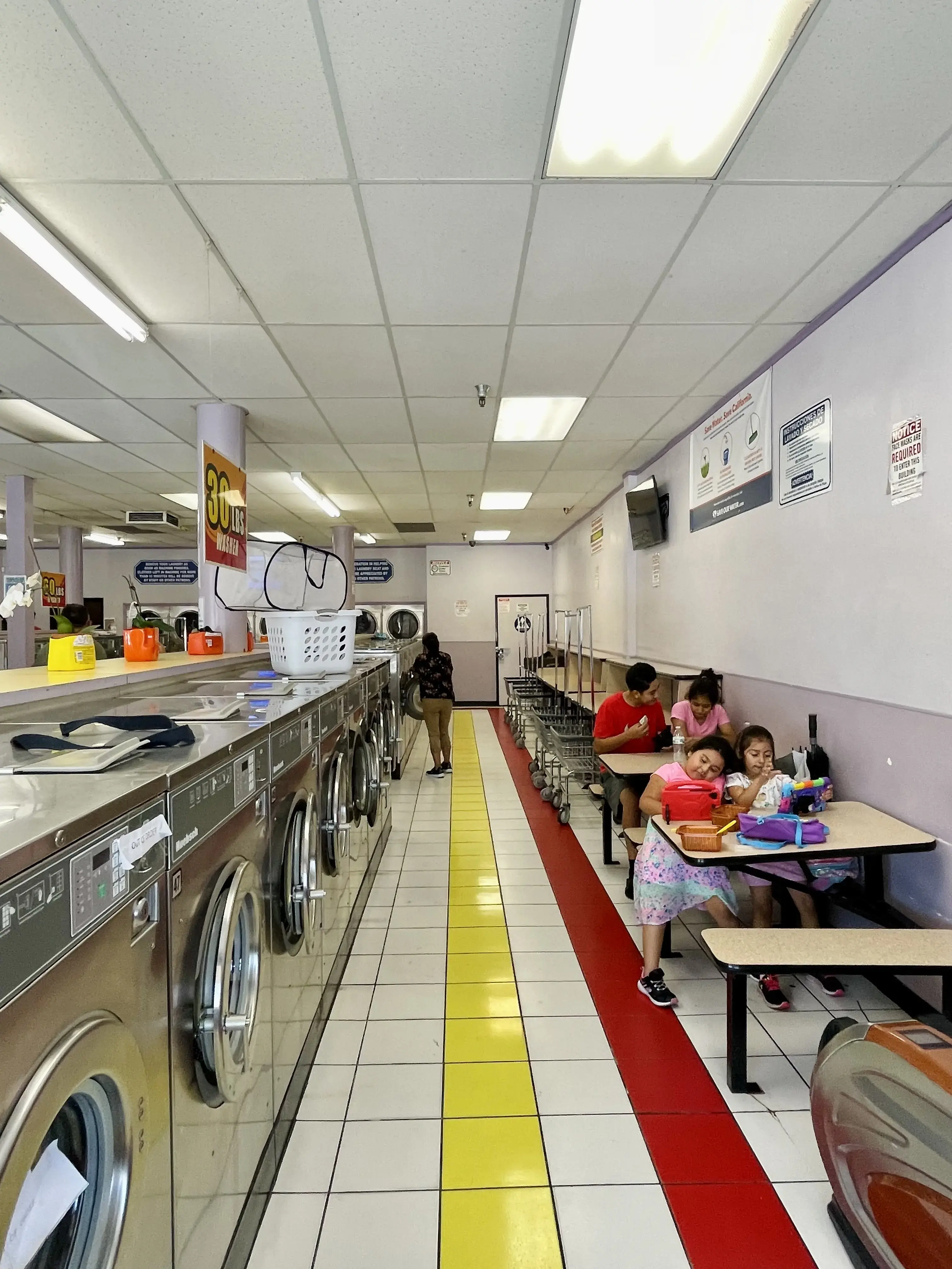 Soapy Lee Coin Laundry thumbnail 2