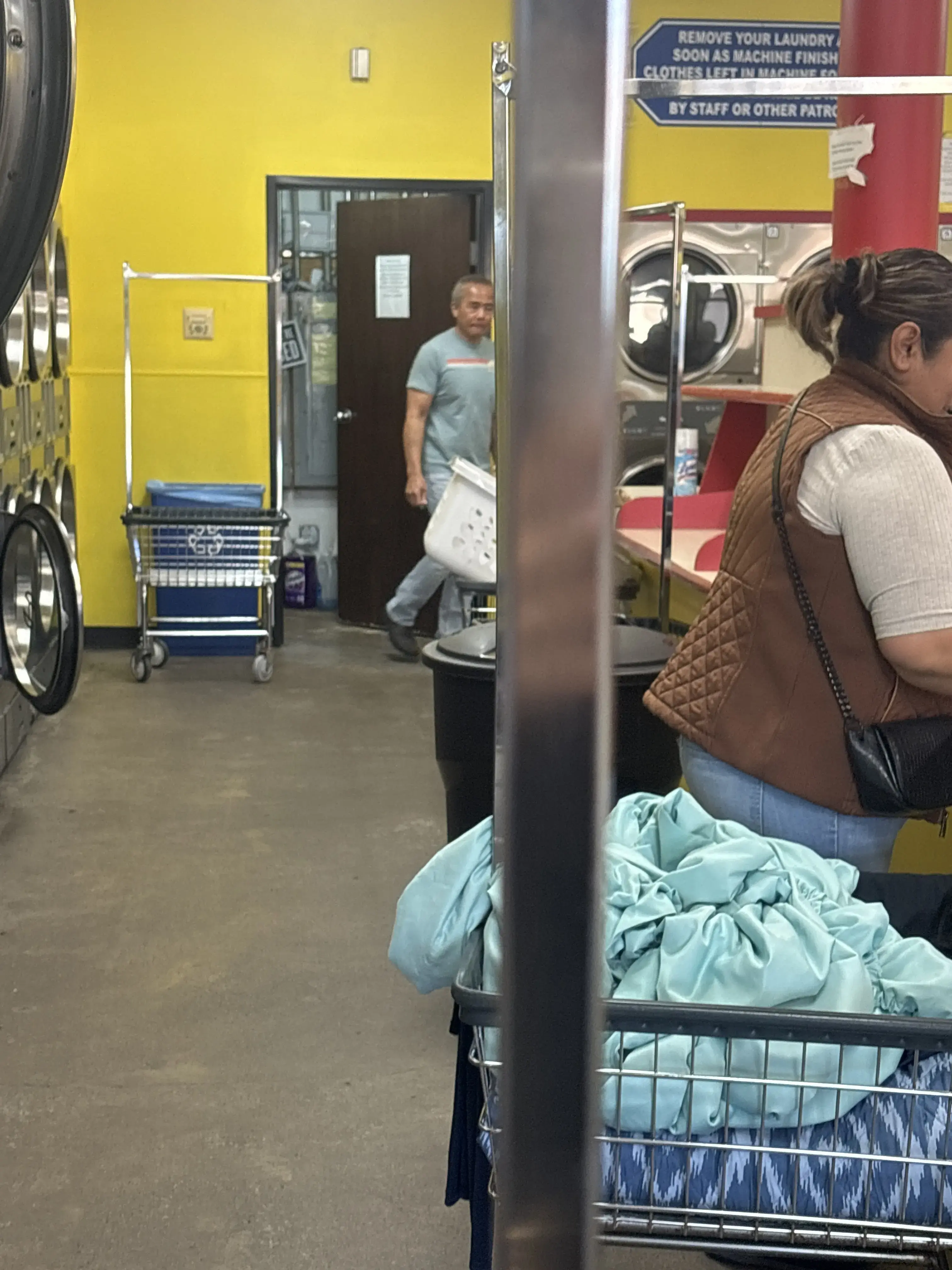 Soapy Lee Coin Laundry thumbnail 17