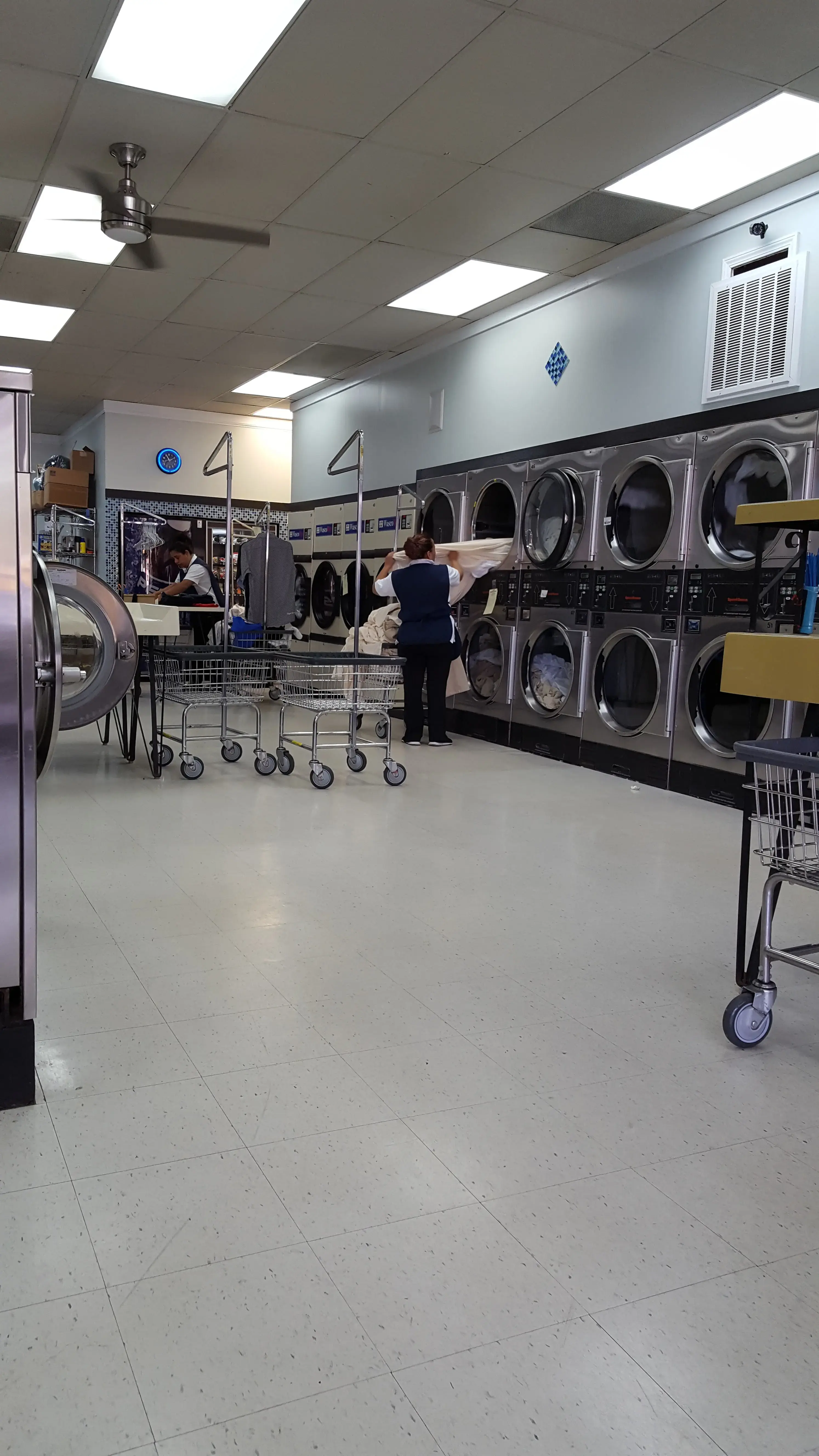 Soapy Suds Coin Laundry - Image 19