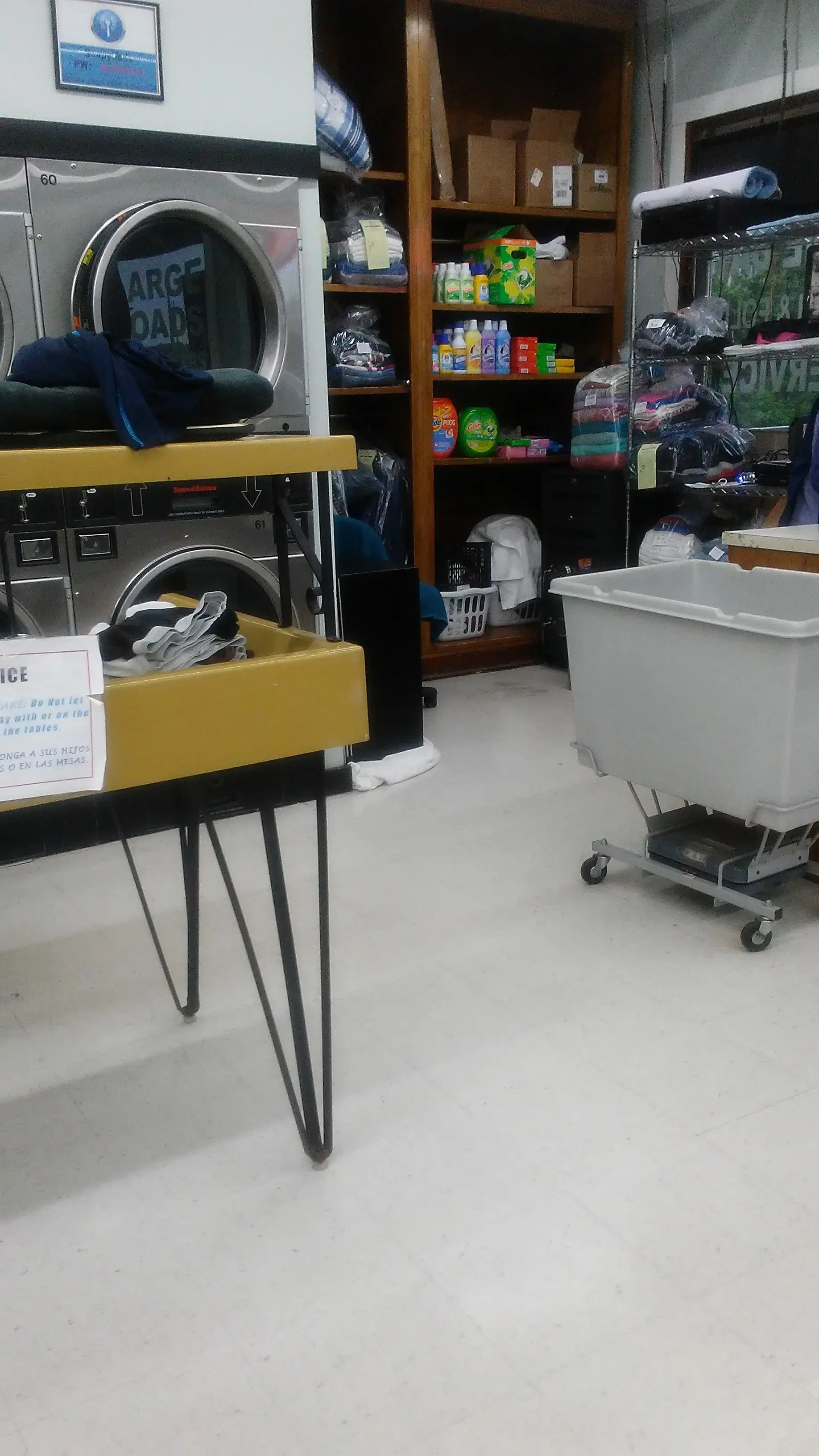 Soapy Suds Coin Laundry - Image 11