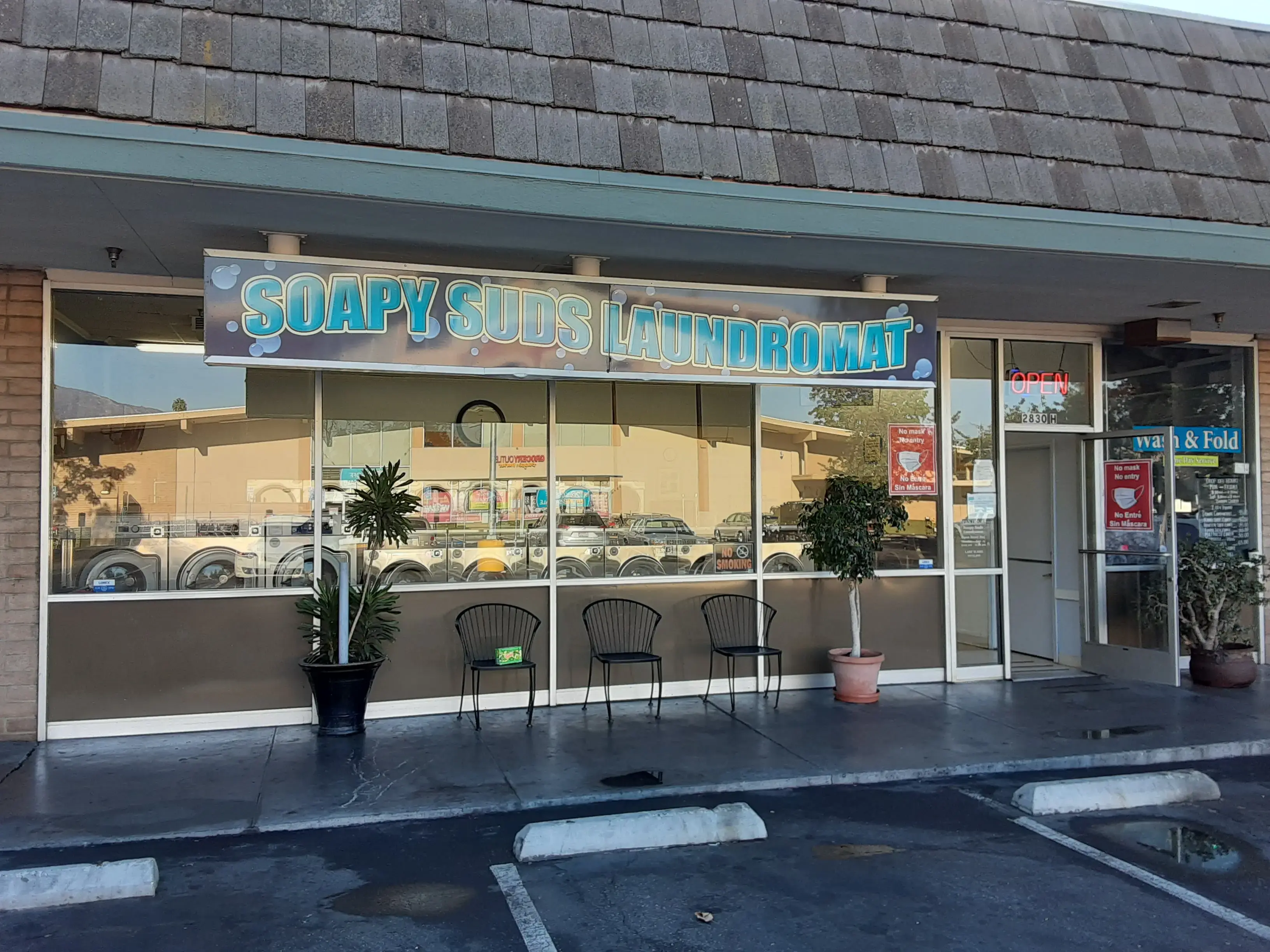 Soapy Suds Laundromat - Image 6