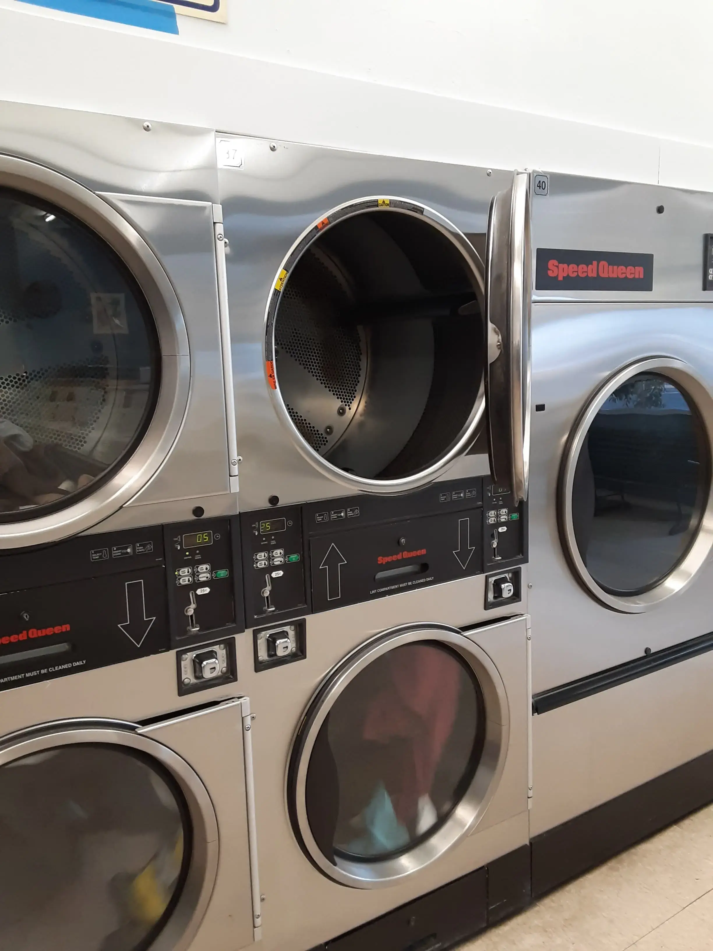 Soapy Suds Laundromat thumbnail 20