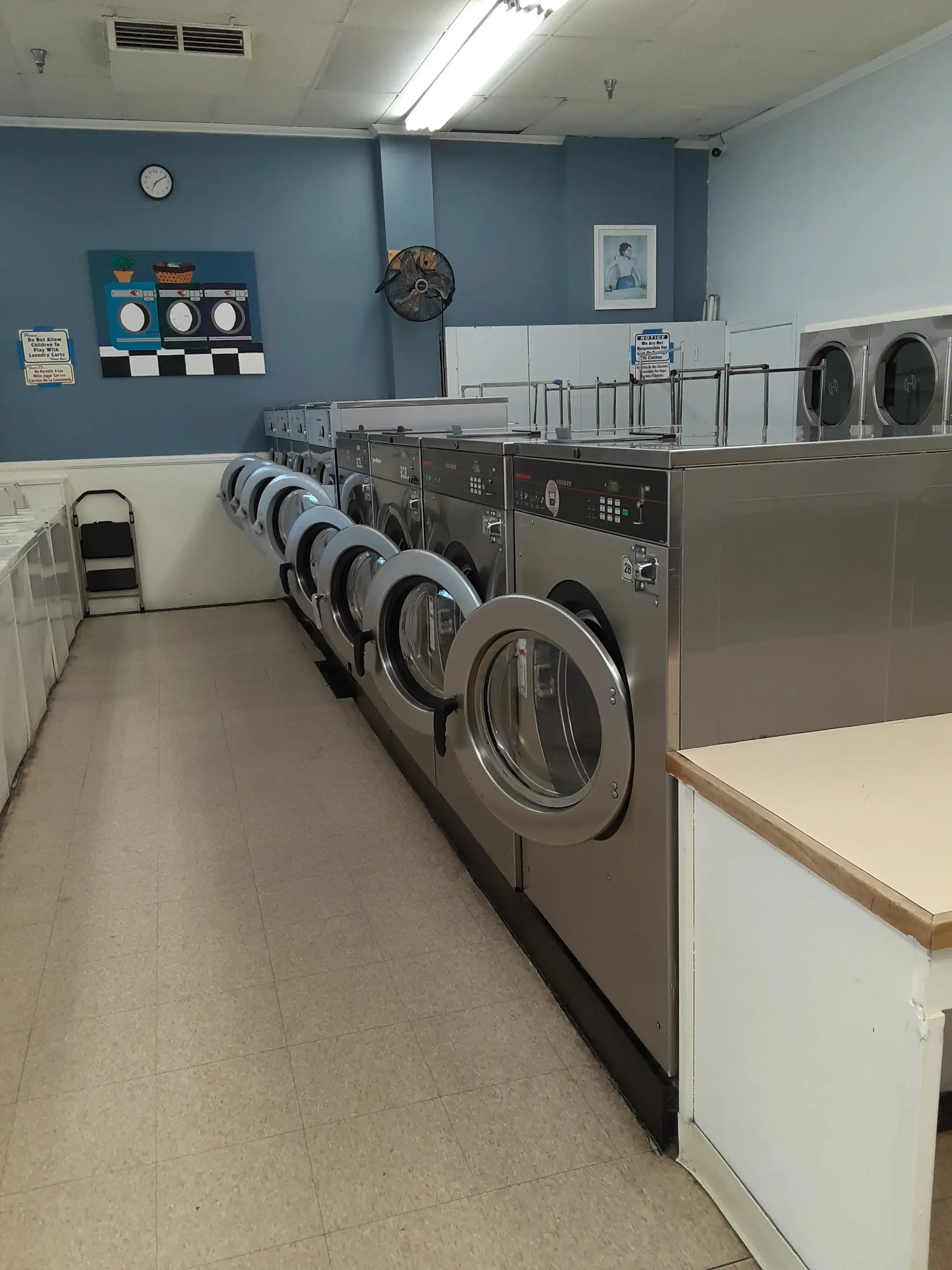 Soapy Suds Laundromat thumbnail 15