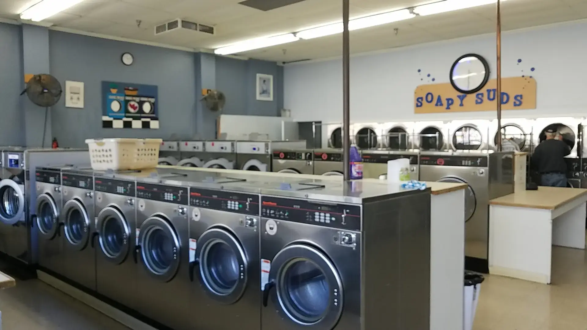 Soapy Suds Laundromat thumbnail 19