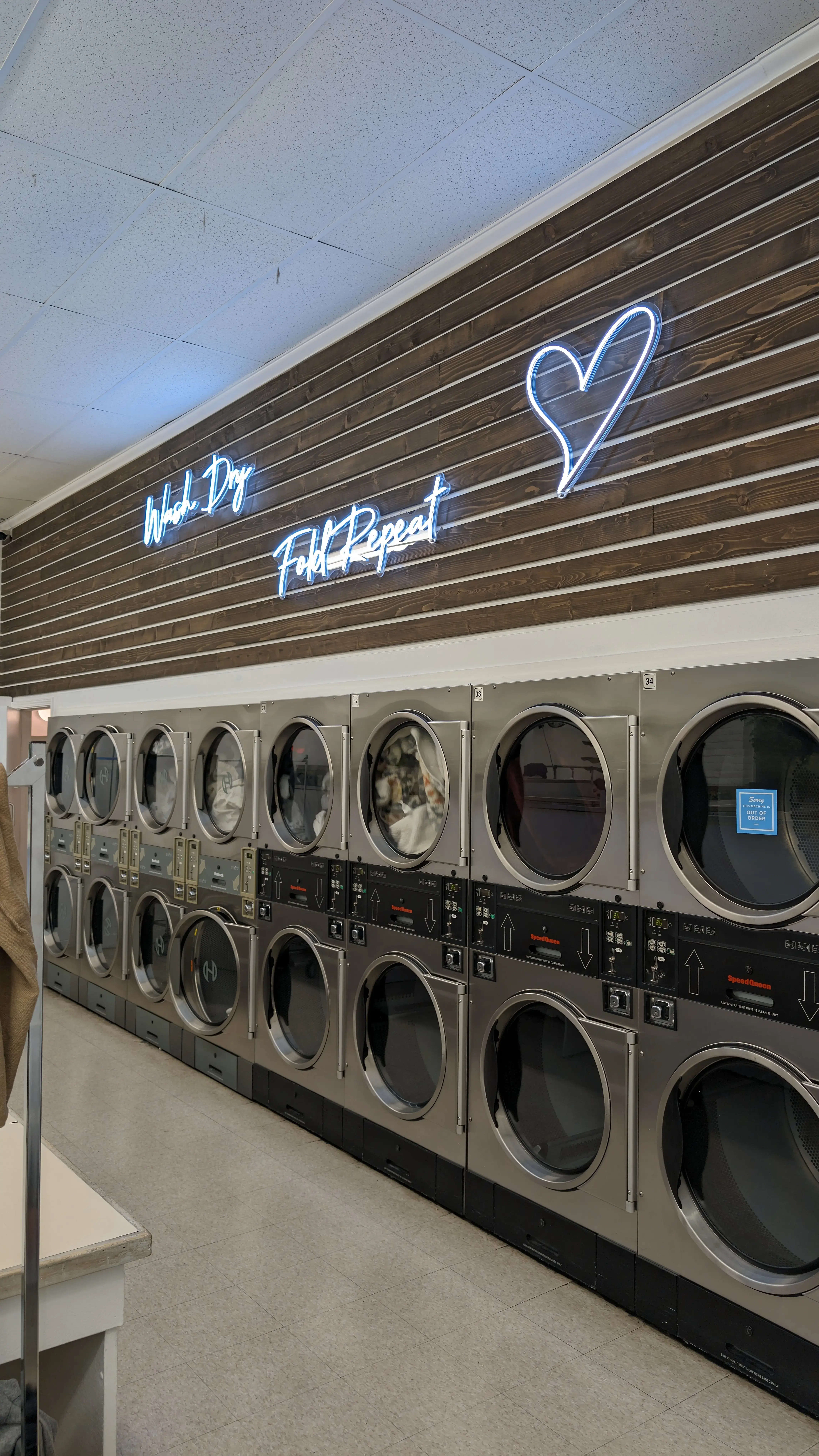 Soapy Suds Laundromat thumbnail 3
