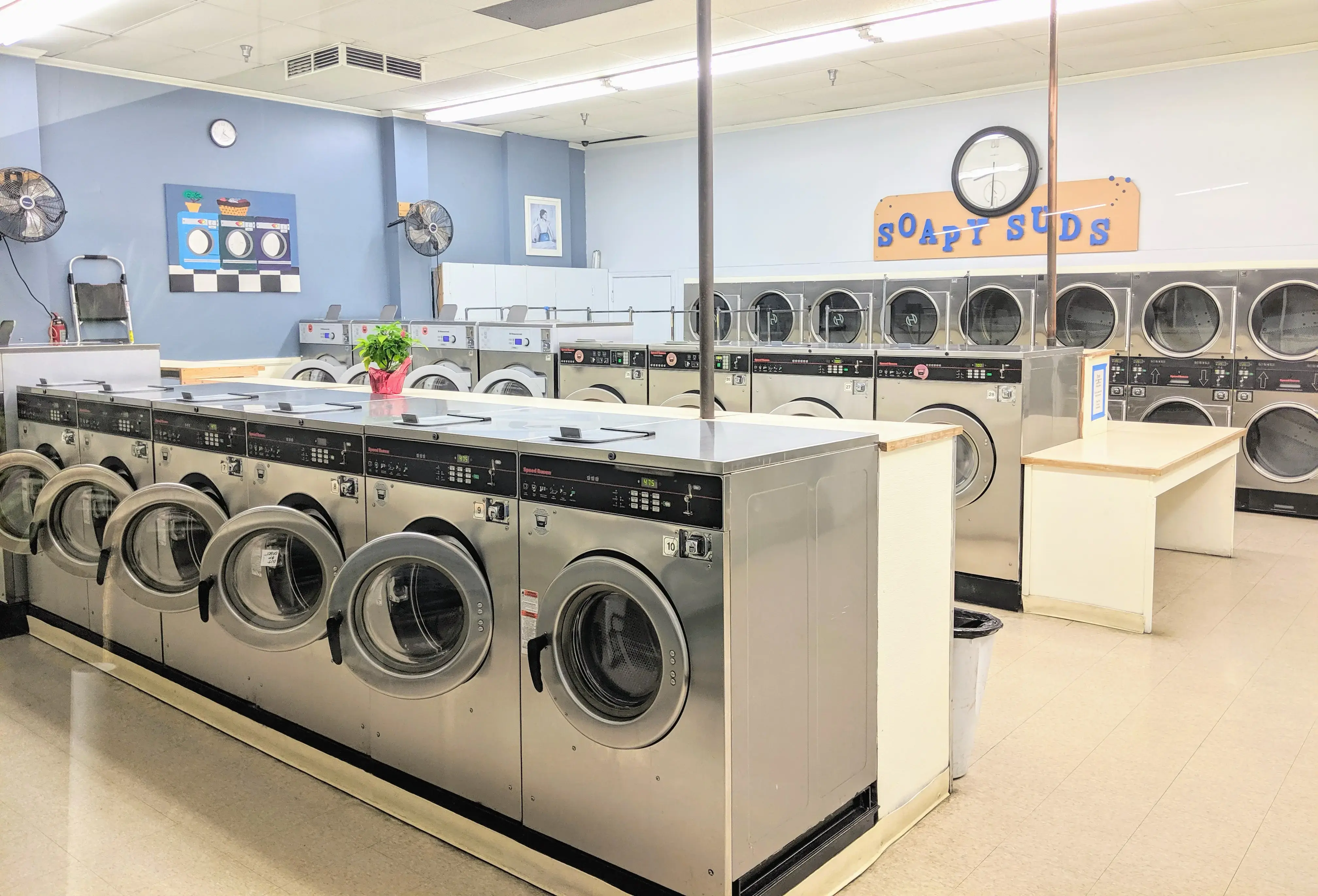 Soapy Suds Laundromat thumbnail 17