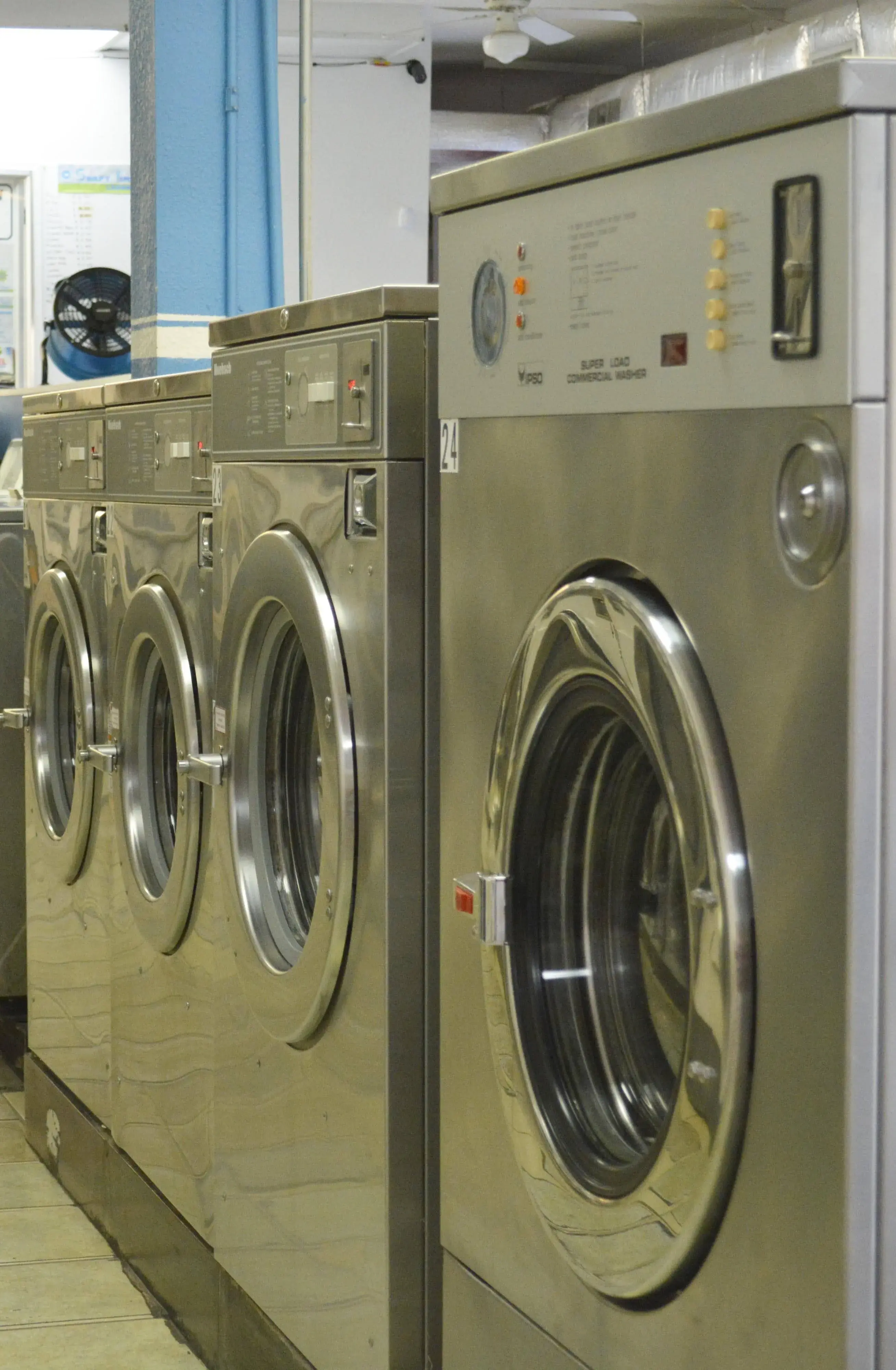 Soapy Times Coin Laundry - Image 15