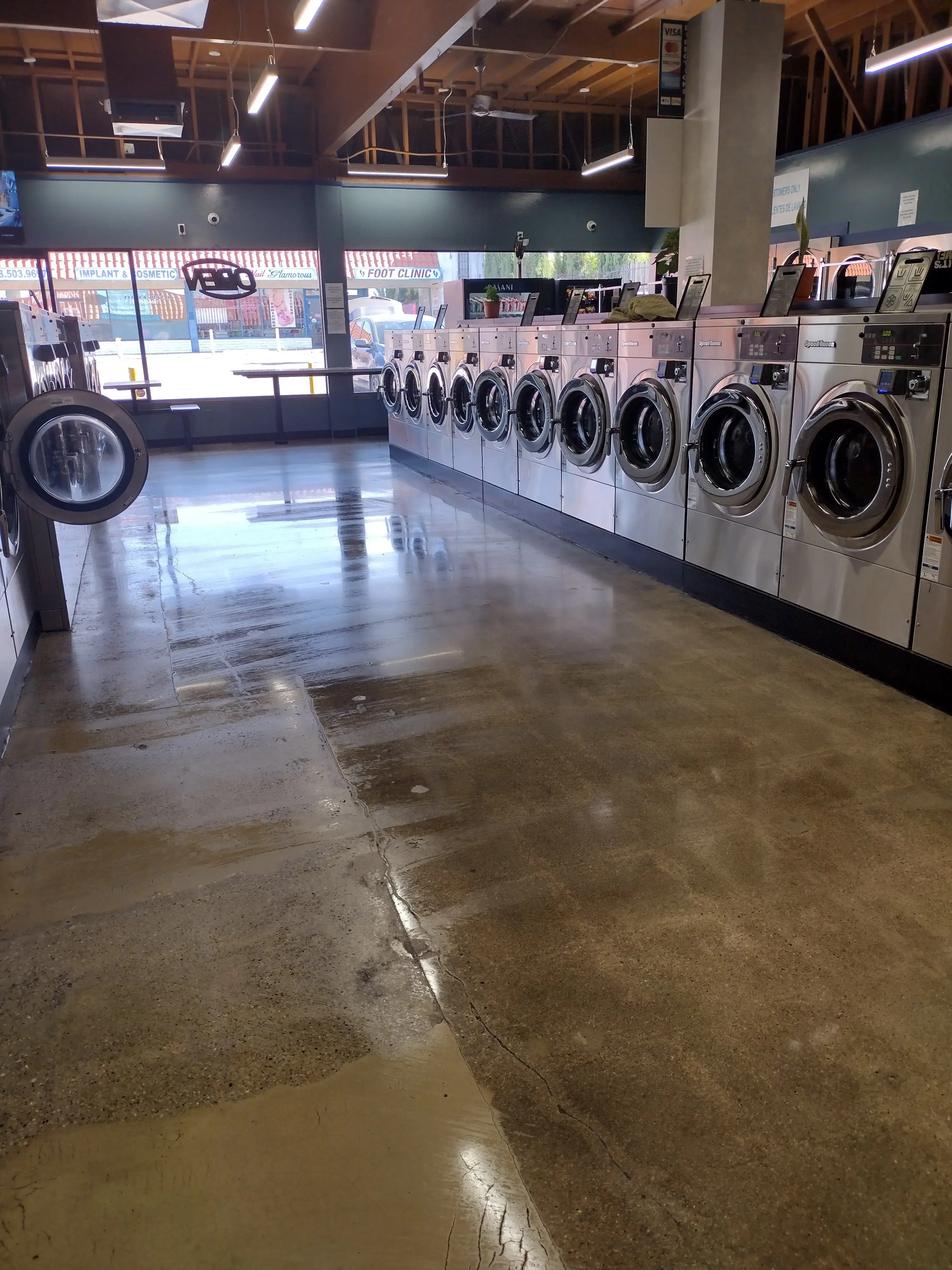 SoCal Wash and Fold - North Hollywood thumbnail 17