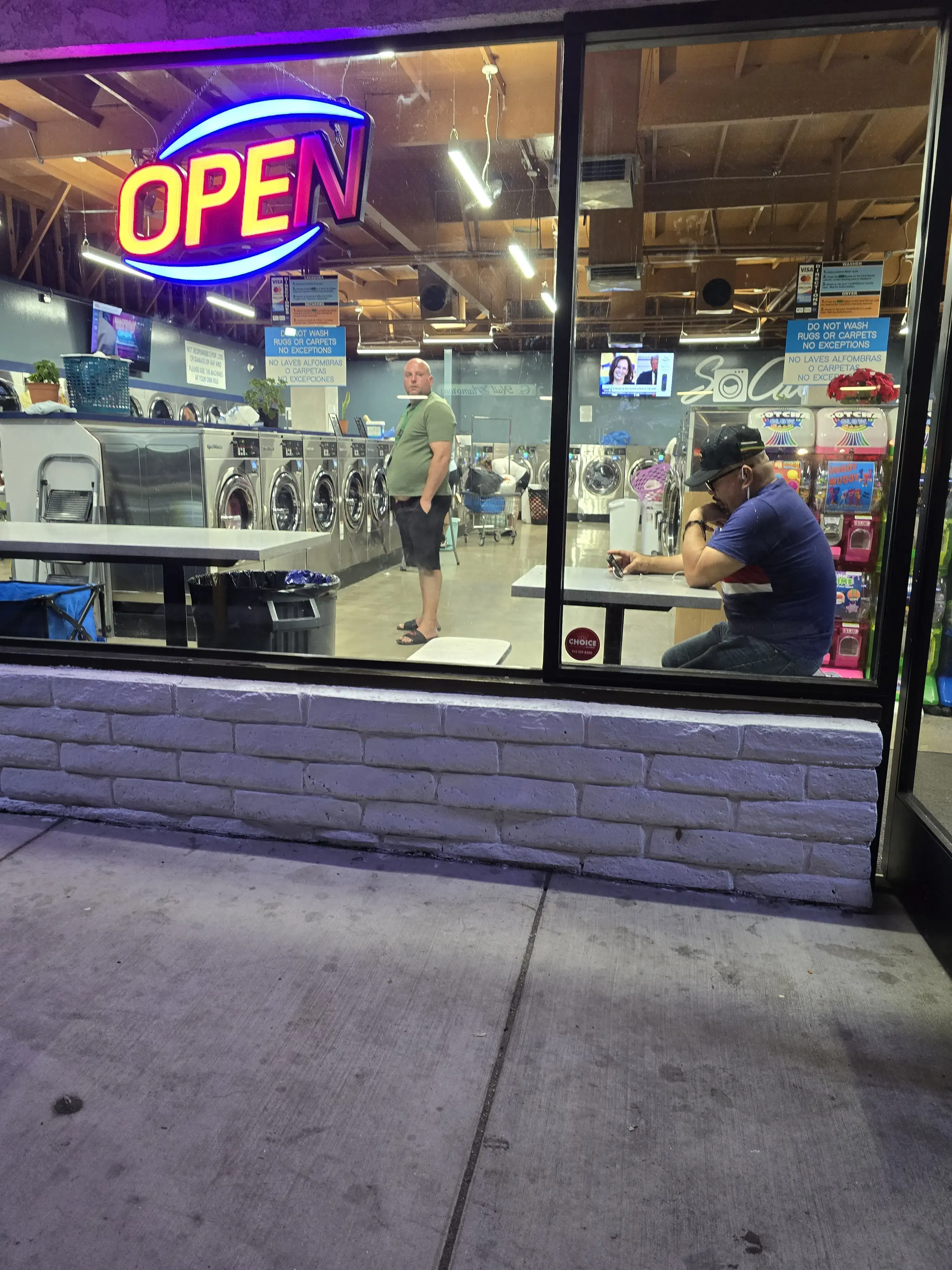 SoCal Wash and Fold - North Hollywood thumbnail 11